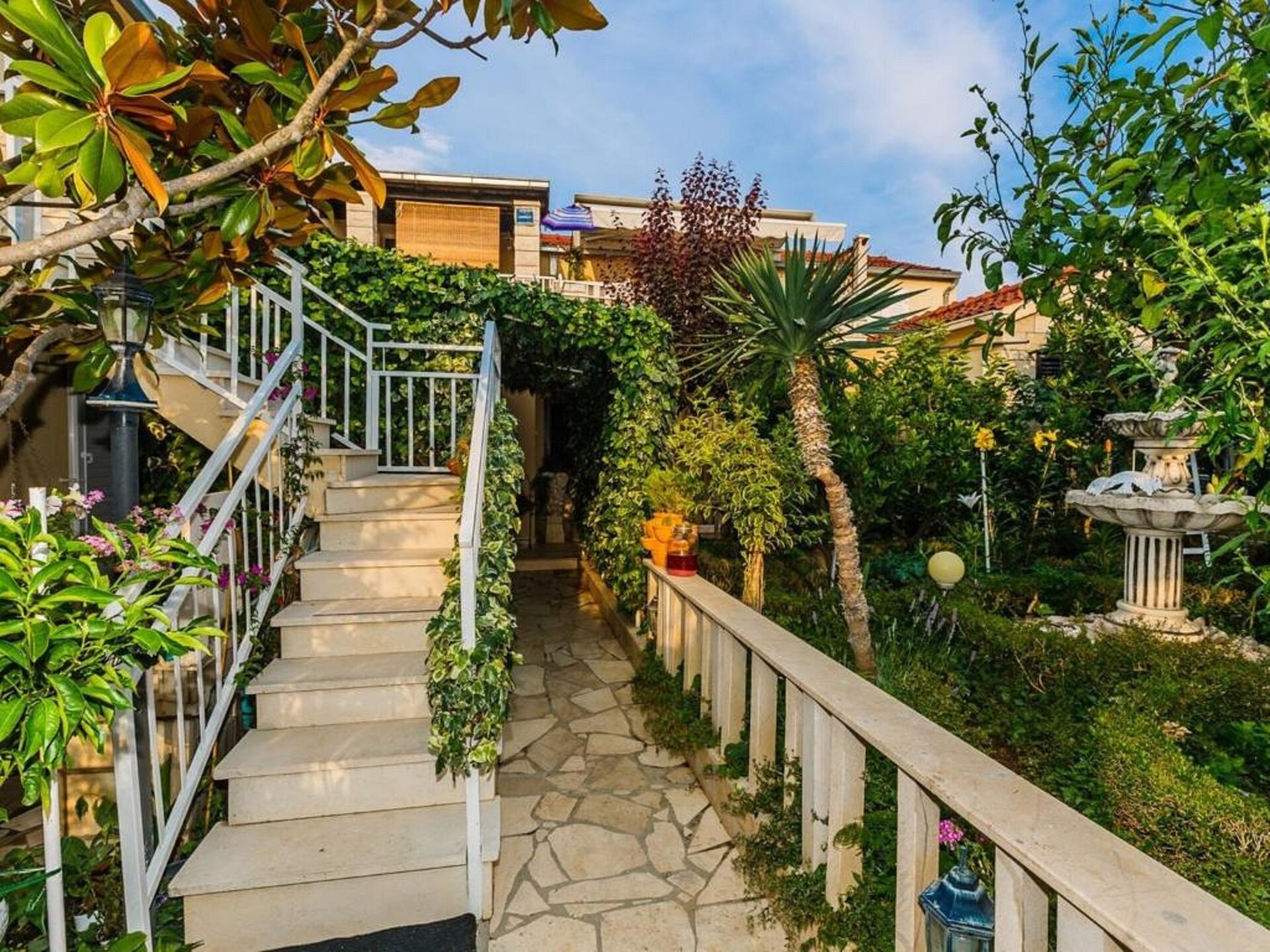 Knus appartement met terras op 400m van het strand in Supetar, Brač - foto 24