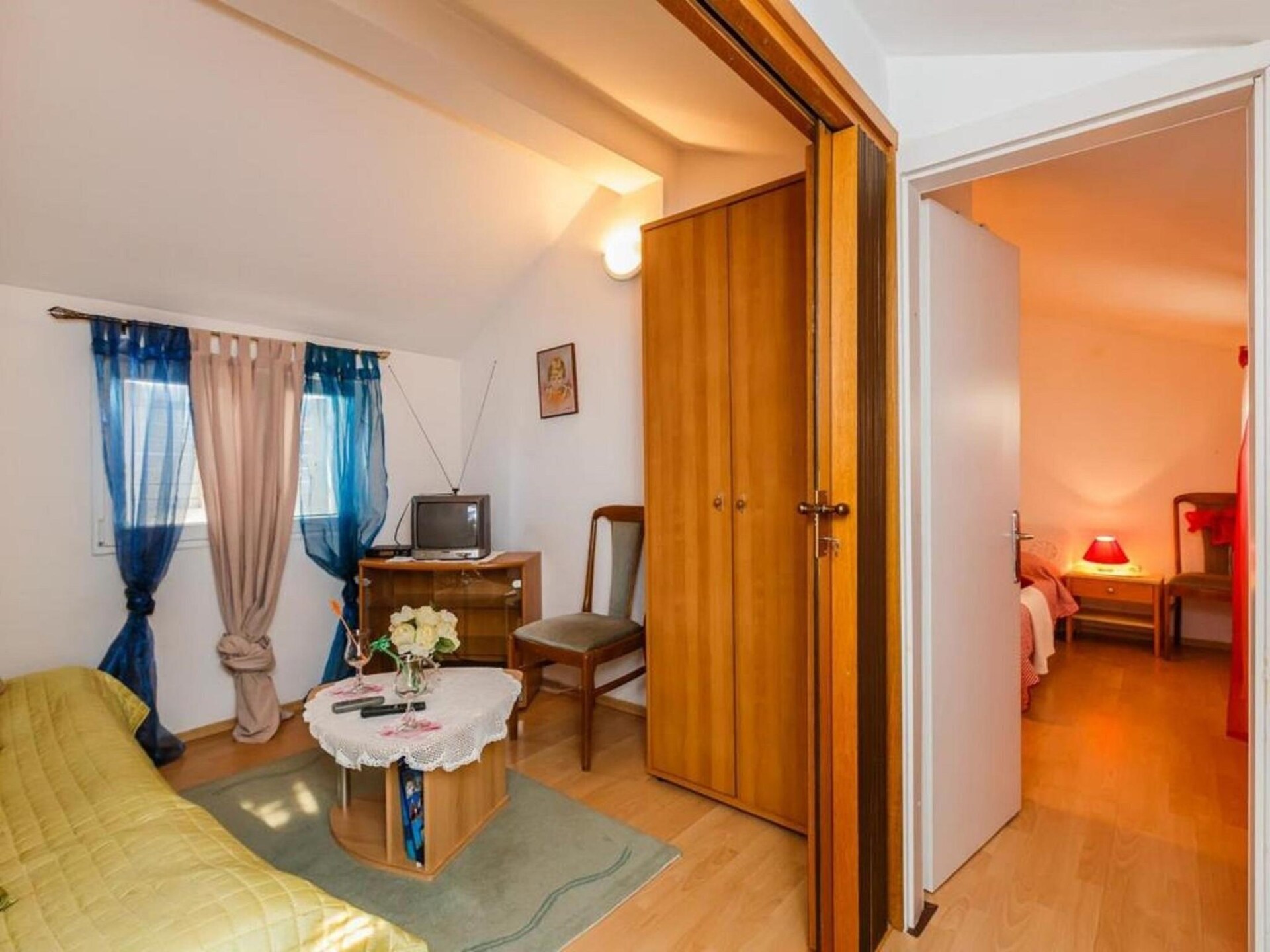 Knus appartement met terras op 400m van het strand in Supetar, Brač - foto 3