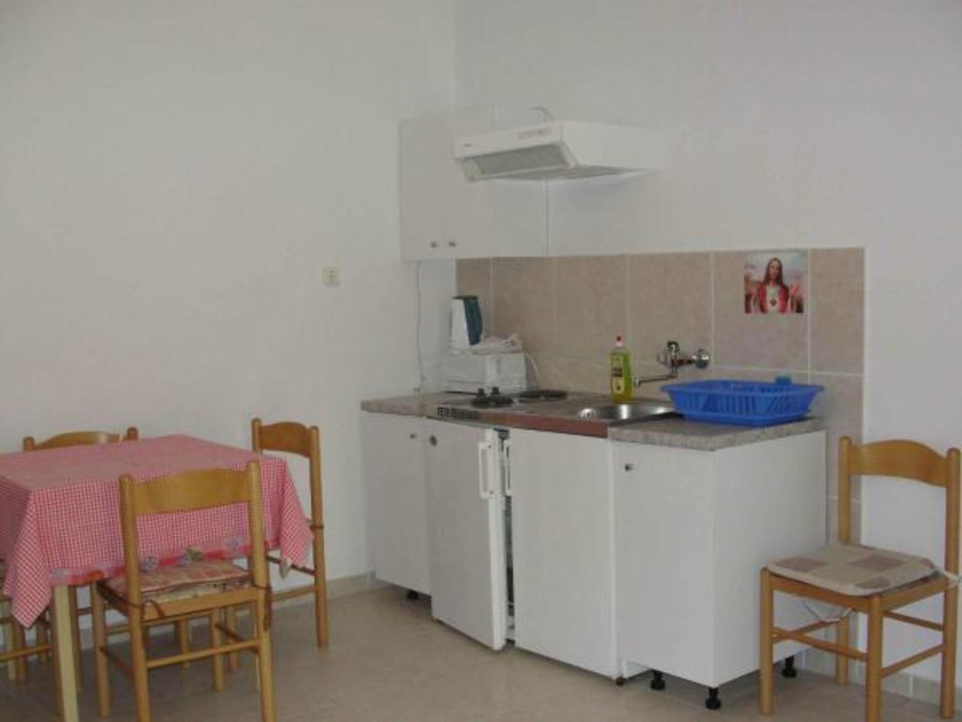 Gezellig appartement met terras op 200m van het strand in Supetar, Brač - foto 4