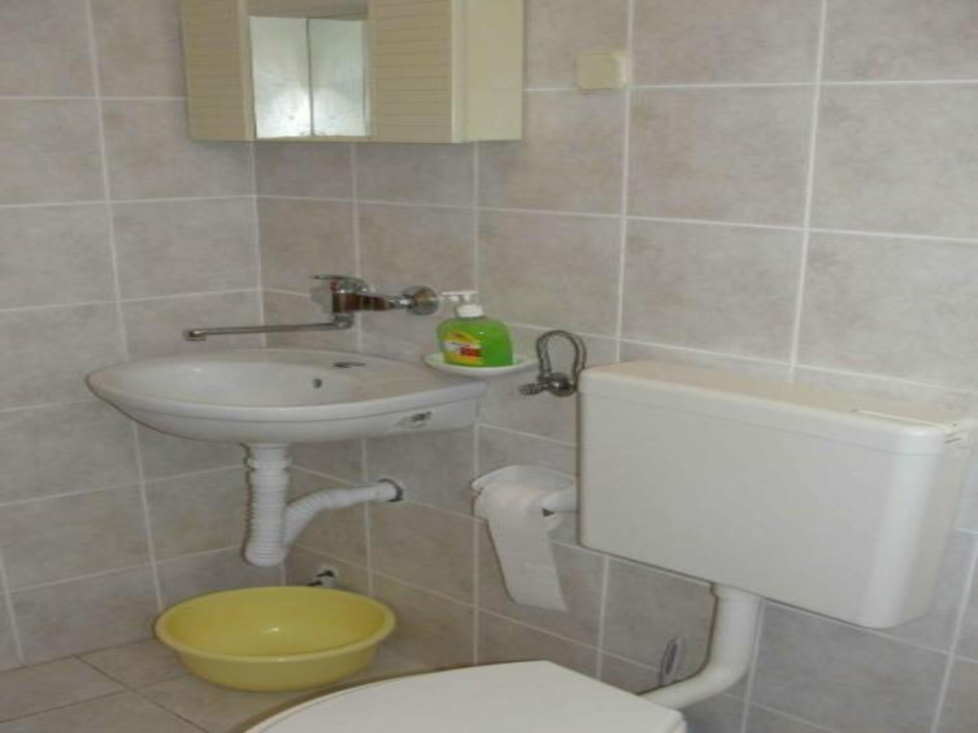 Gezellig appartement met terras op 200m van het strand in Supetar, Brač - foto 8