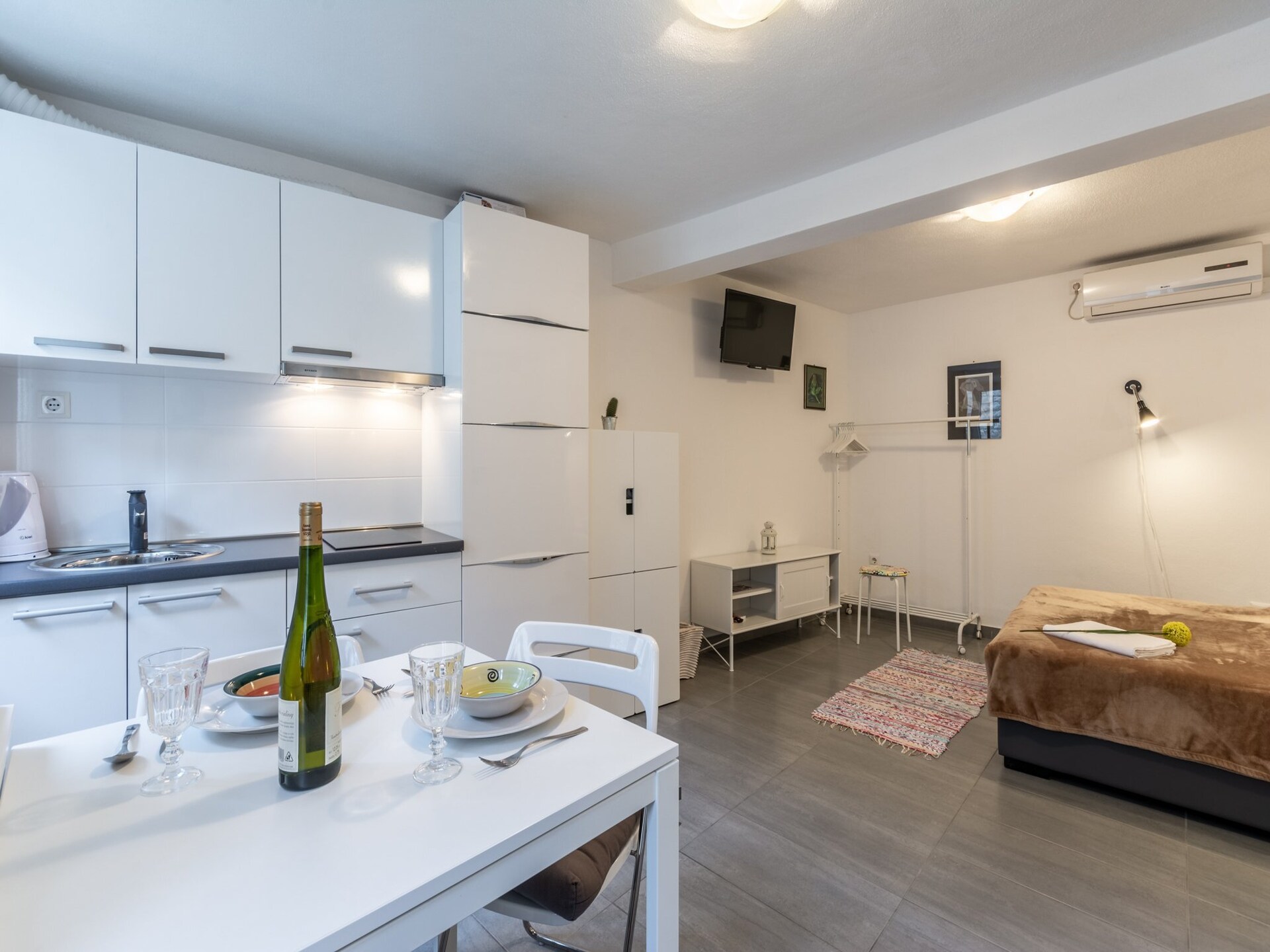 Knusse studio met balkon op 100 meter van het strand in Pučišća, Brač - foto 12