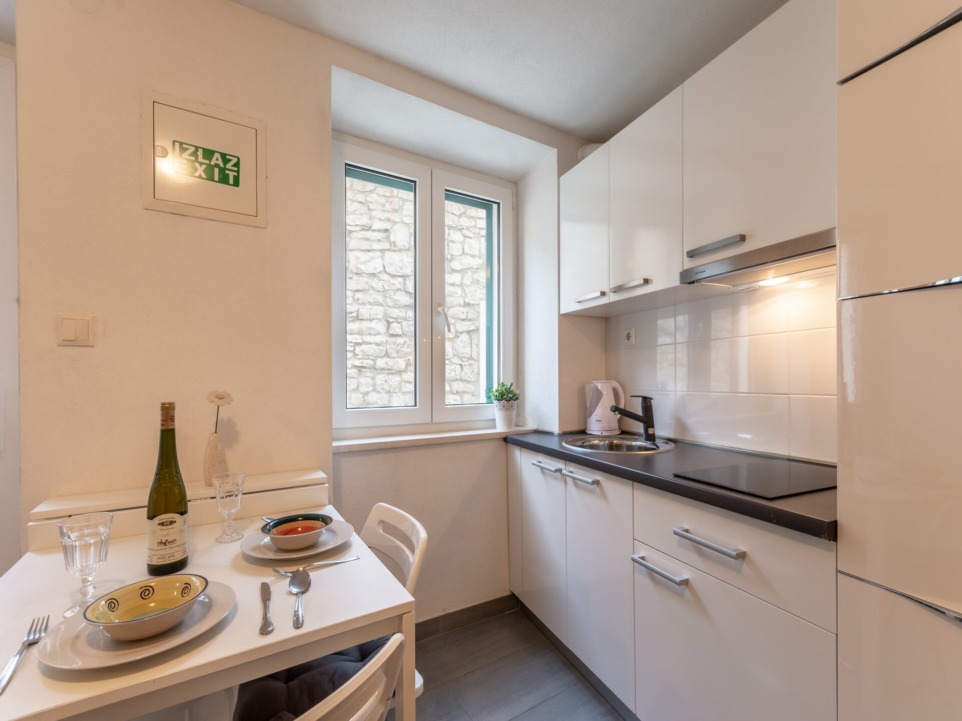 Knusse studio met balkon op 100 meter van het strand in Pučišća, Brač - foto 1