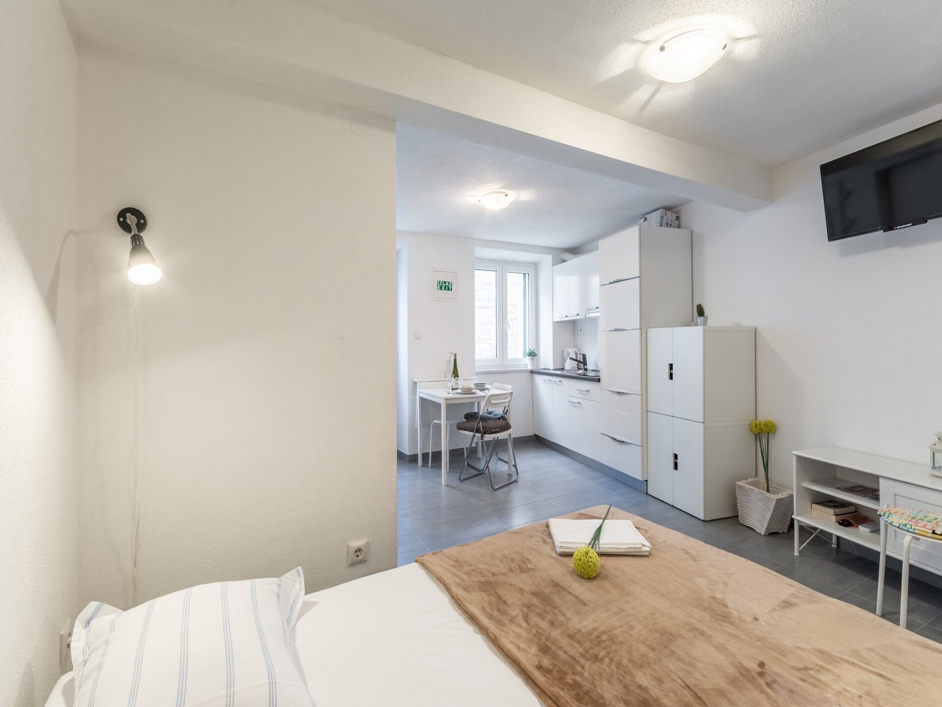 Knusse studio met balkon op 100 meter van het strand in Pučišća, Brač - foto 10