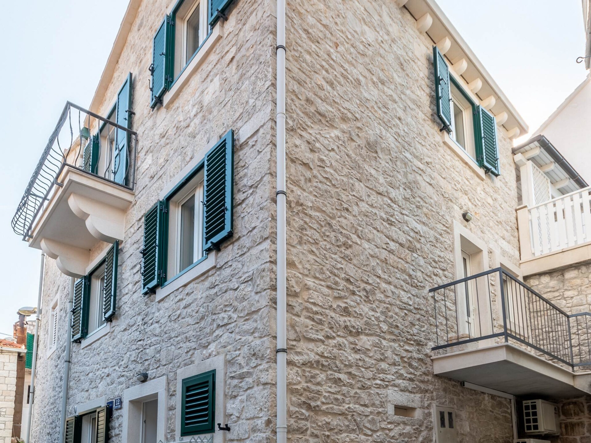 Knusse studio met balkon op 100 meter van het strand in Pučišća, Brač - foto 19
