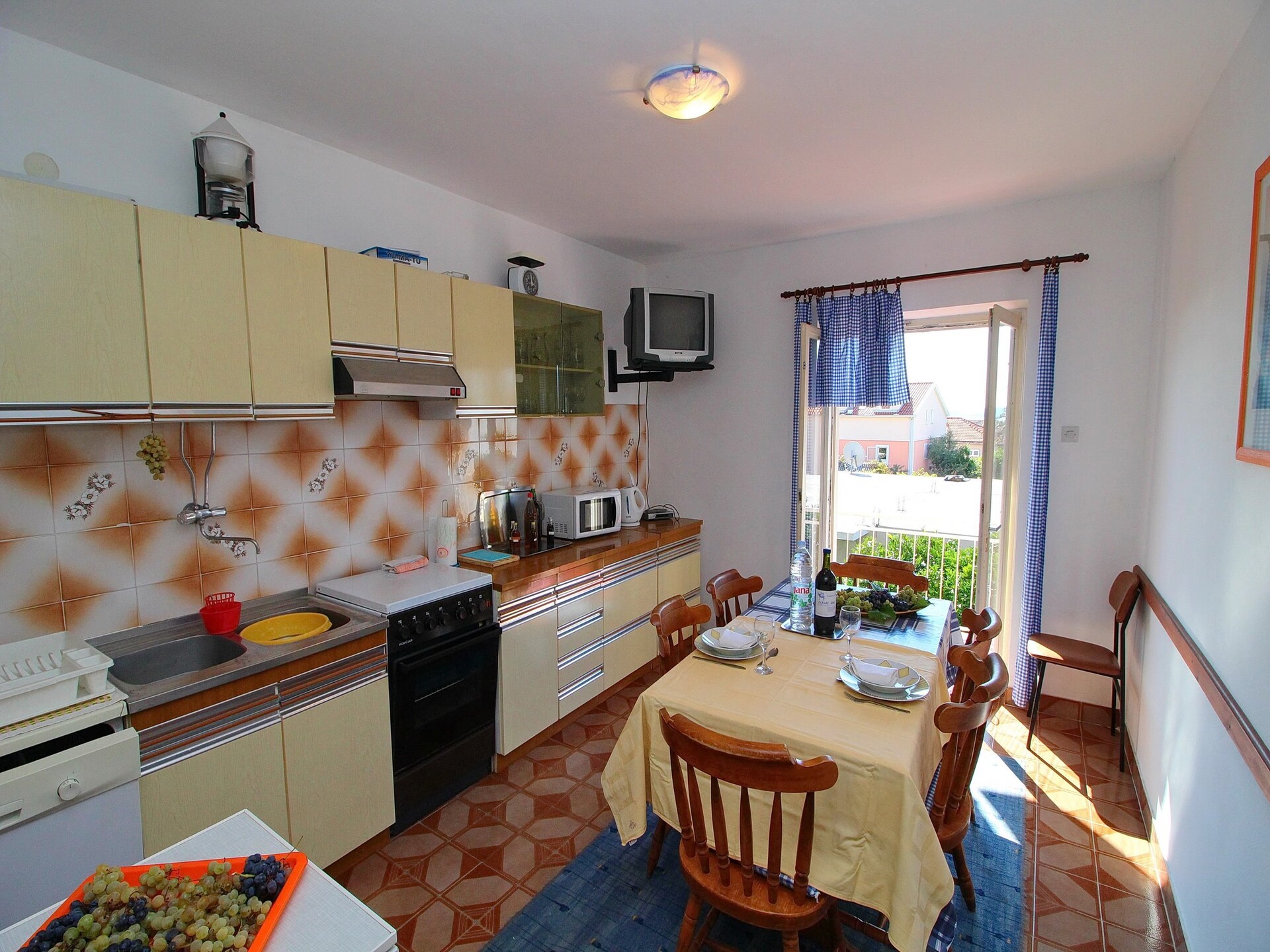 6-persoons appartement aan zee in Orebic met terras - foto 9