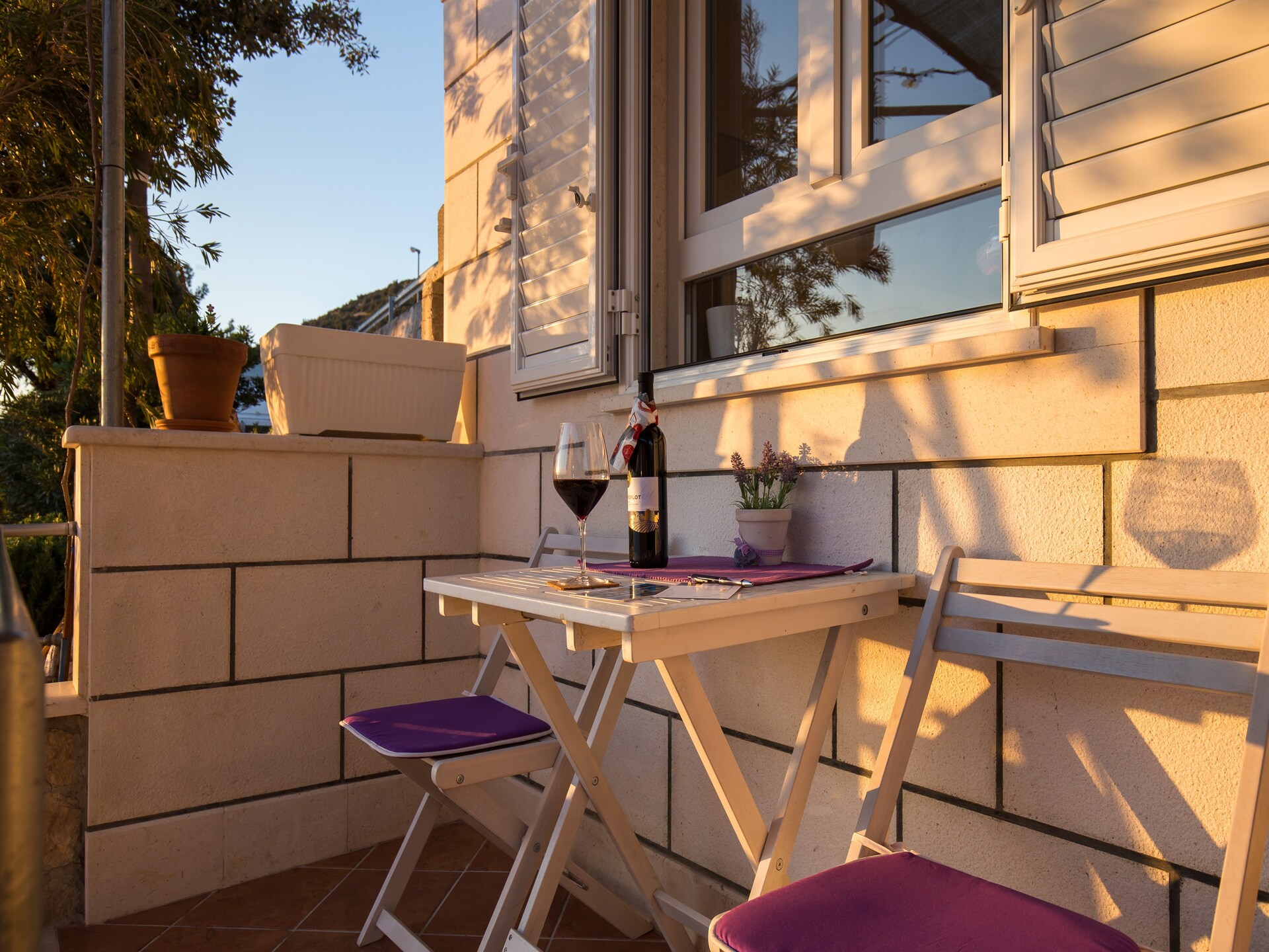 Knus appartement met terras en deels zeezicht op 100m van strand in Lozica - foto 22