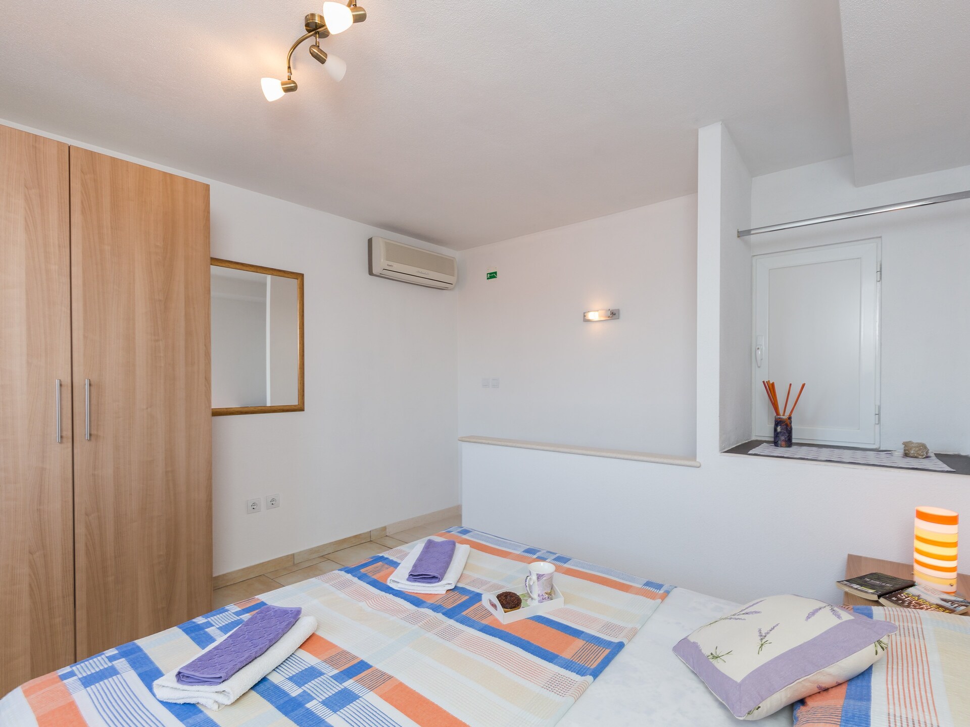 Knus appartement met terras en deels zeezicht op 100m van strand in Lozica - foto 13