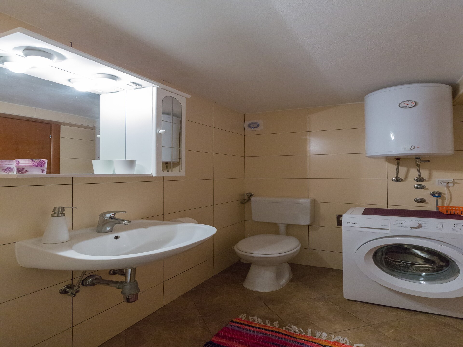 Knus appartement met terras en deels zeezicht op 100m van strand in Lozica - foto 19