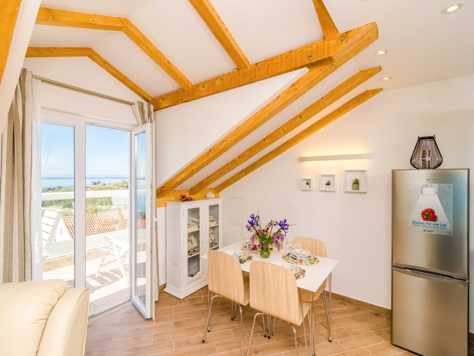 Tweekamerappartement met balkon en eindeloos zeezicht in Mlini - foto 3