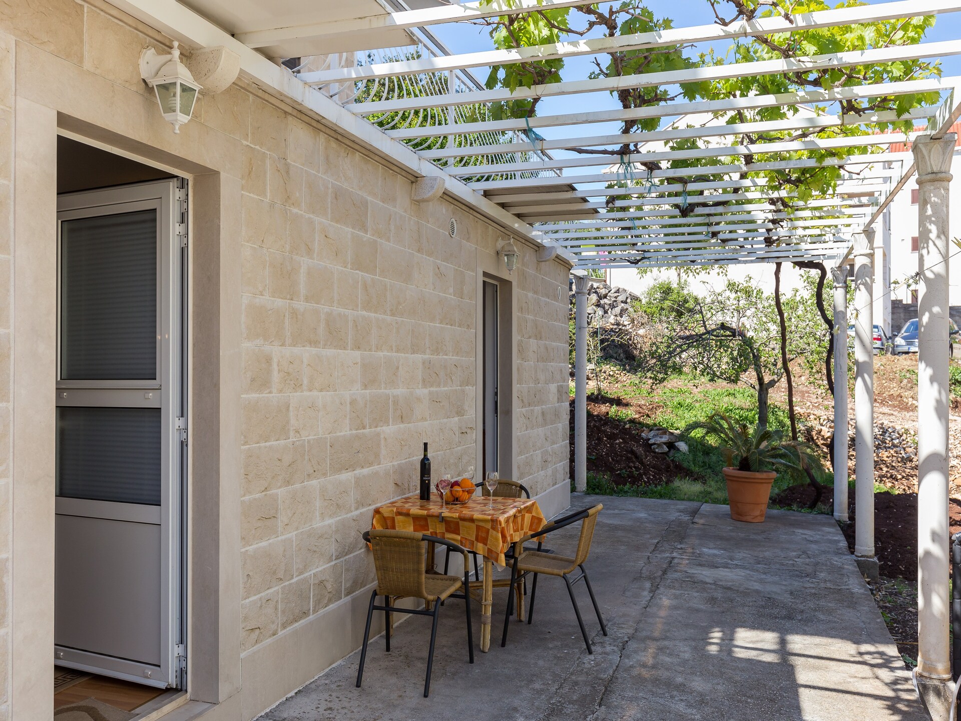 Premium studio met terras en tuinzicht op loopafstand van het strand in Cavtat - foto 1