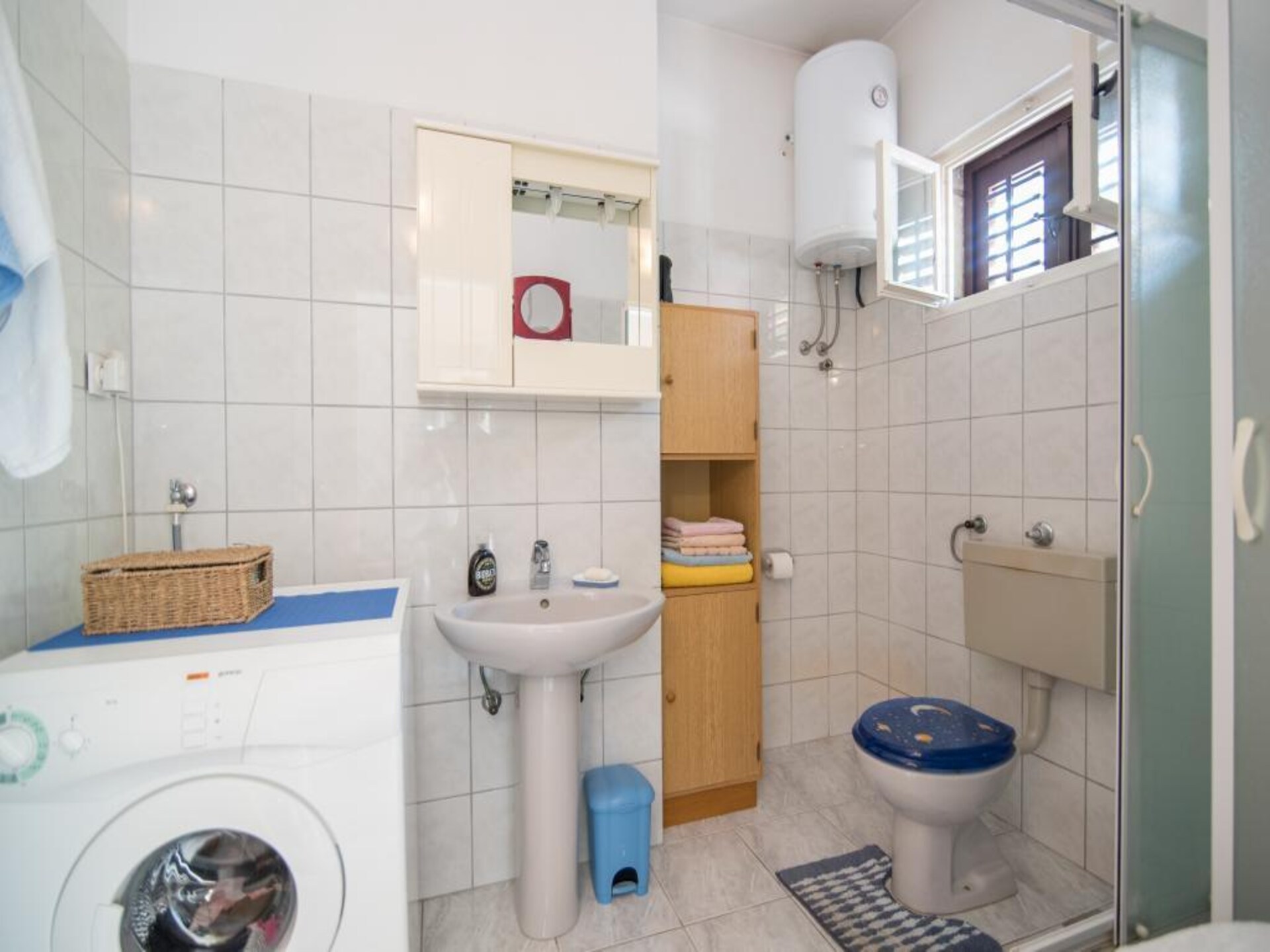 Apartment Alana: Ruim appartement met zeezicht en terras in Supetar, Brač - foto 20
