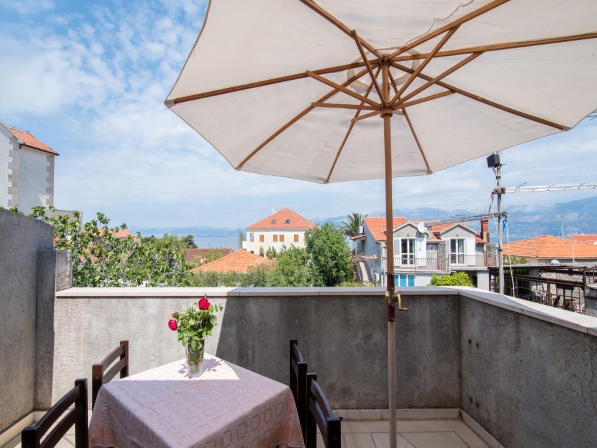 Apartment Alana: Ruim appartement met zeezicht en terras in Supetar, Brač - foto 24