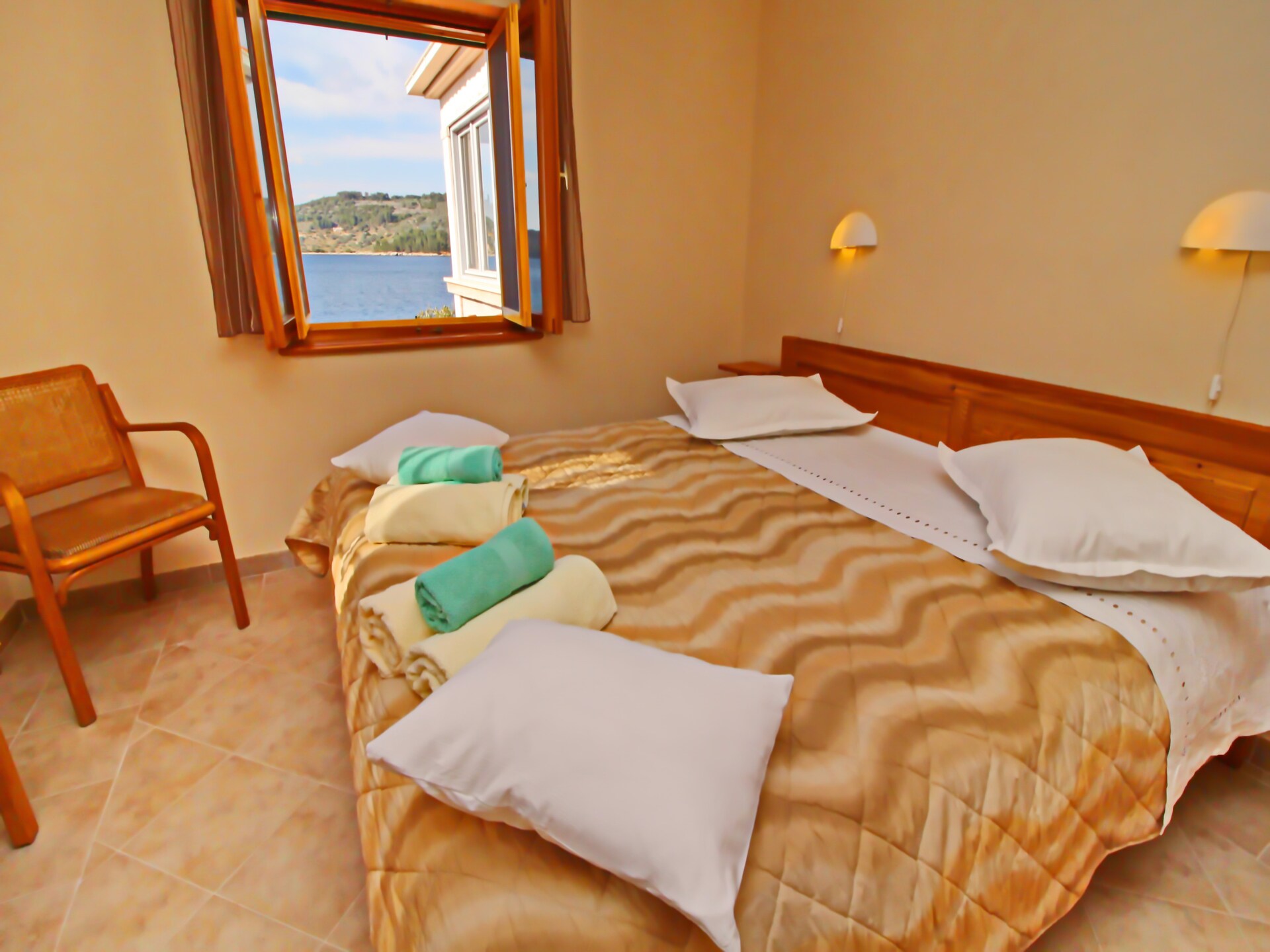 Strandhuis Katica: 20 meter van zee met privéstrand in Vela Luka - foto 13