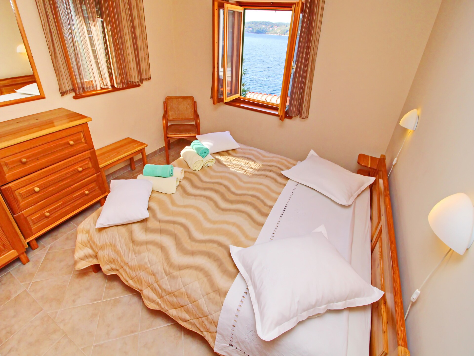 Strandhuis Katica: 20 meter van zee met privéstrand in Vela Luka - foto 11