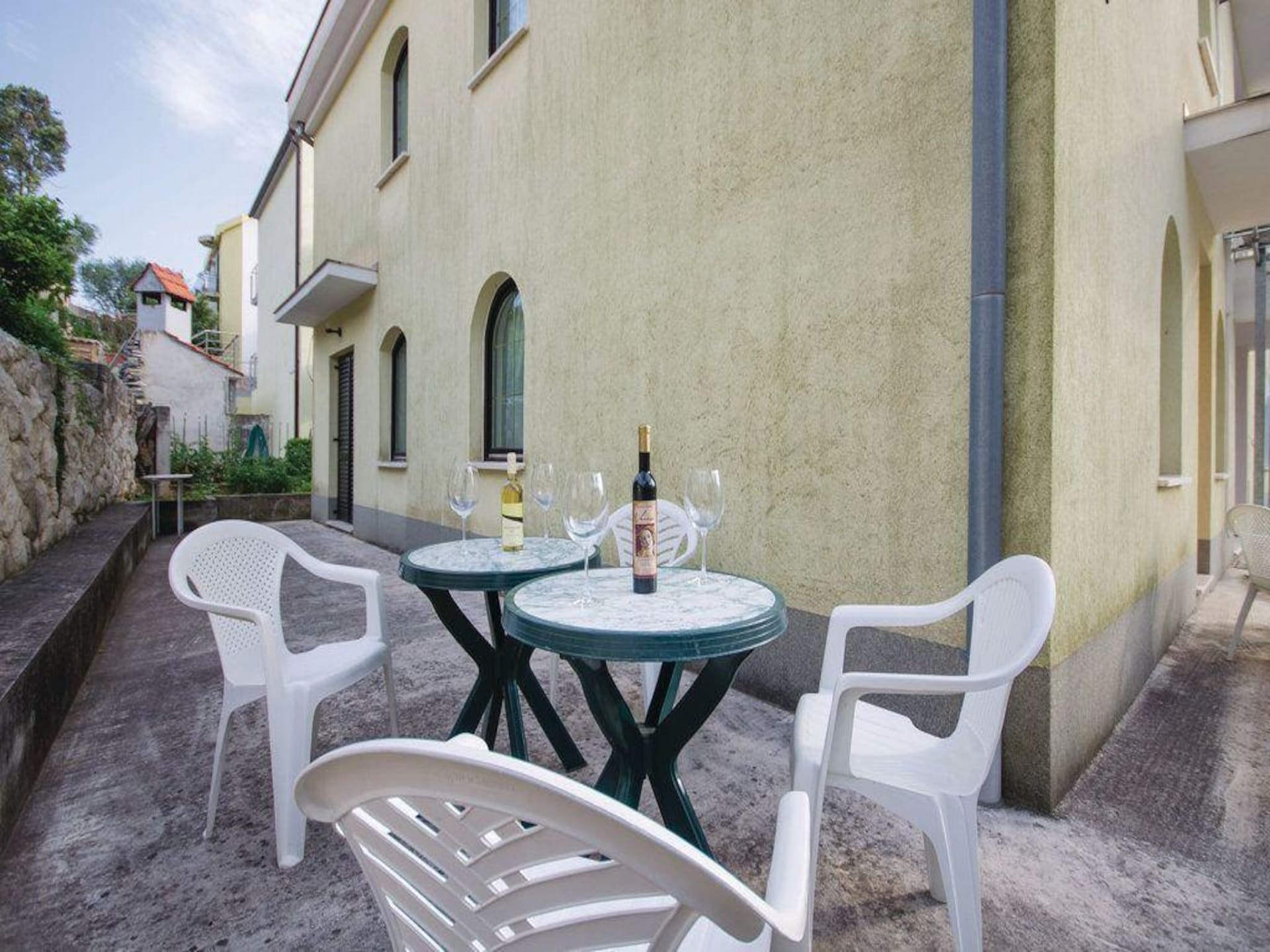 Op 400 m van het strand: Ruim appartement in Okrug Gornji · 3 pers. - foto 1