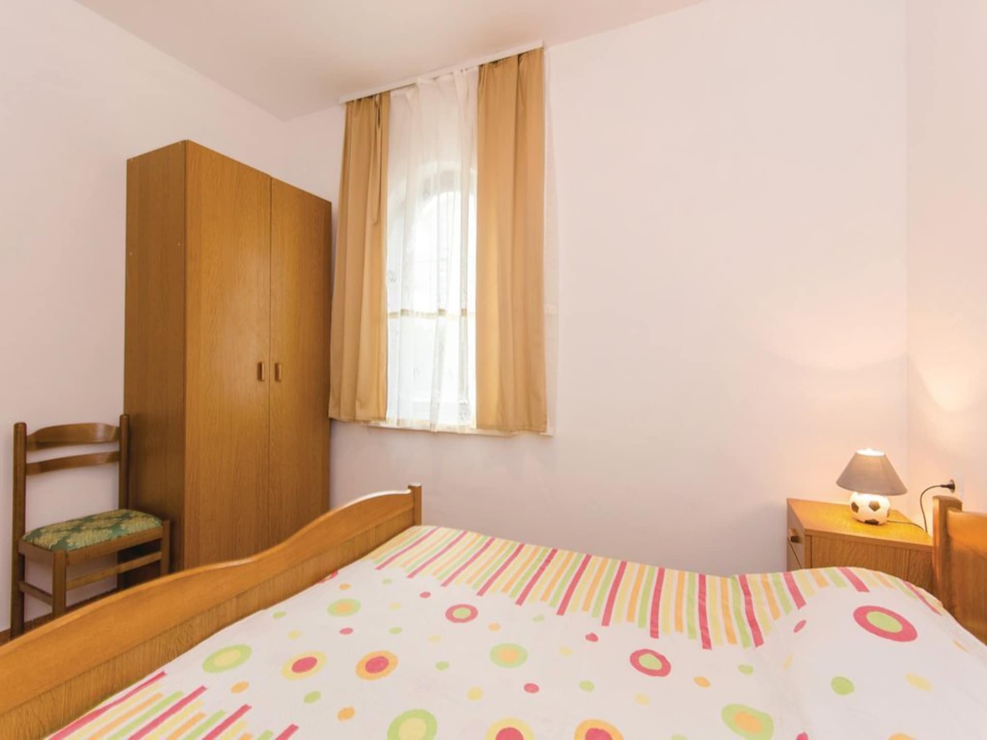 Op 400 m van het strand: Ruim appartement in Okrug Gornji · 3 pers. - foto 4