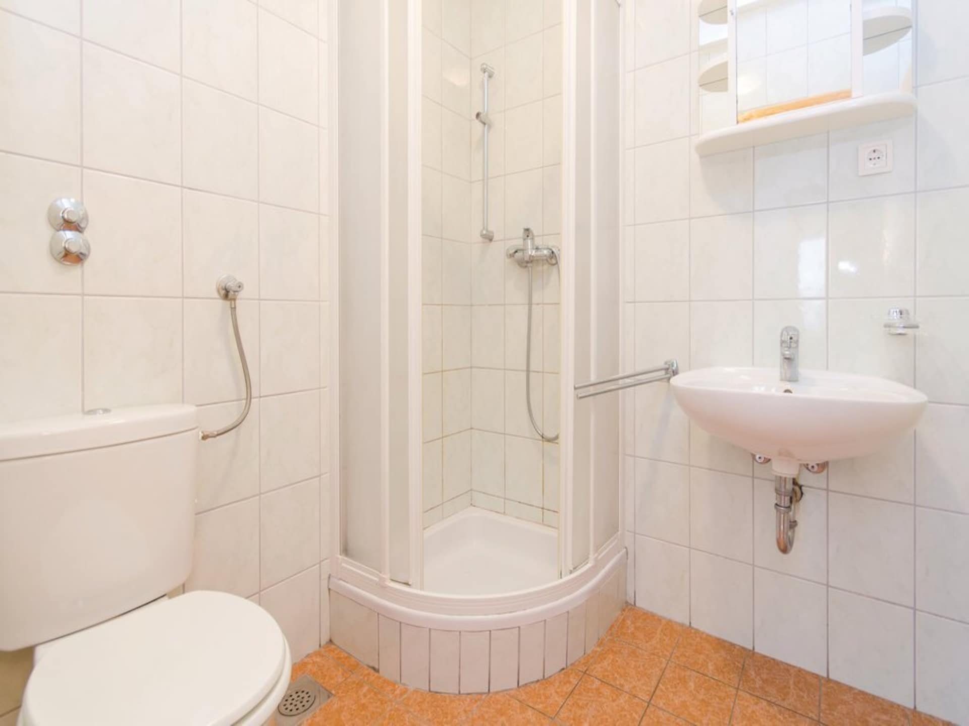 Op 400 m van het strand: Ruim appartement in Okrug Gornji · 3 pers. - foto 6