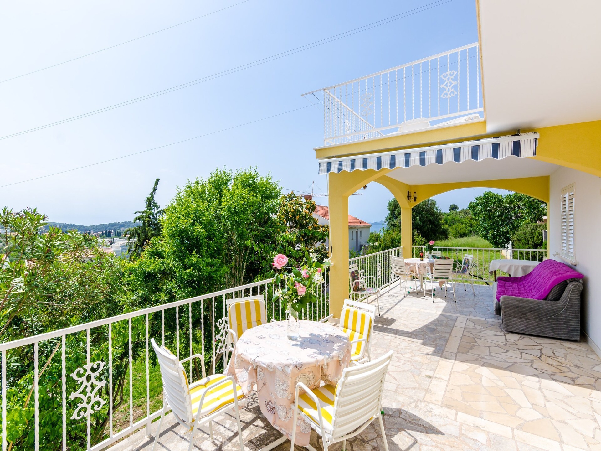 Knusse tweepersoonskamer met tuinzicht en gedeeld balkon in Cavtat - foto 1