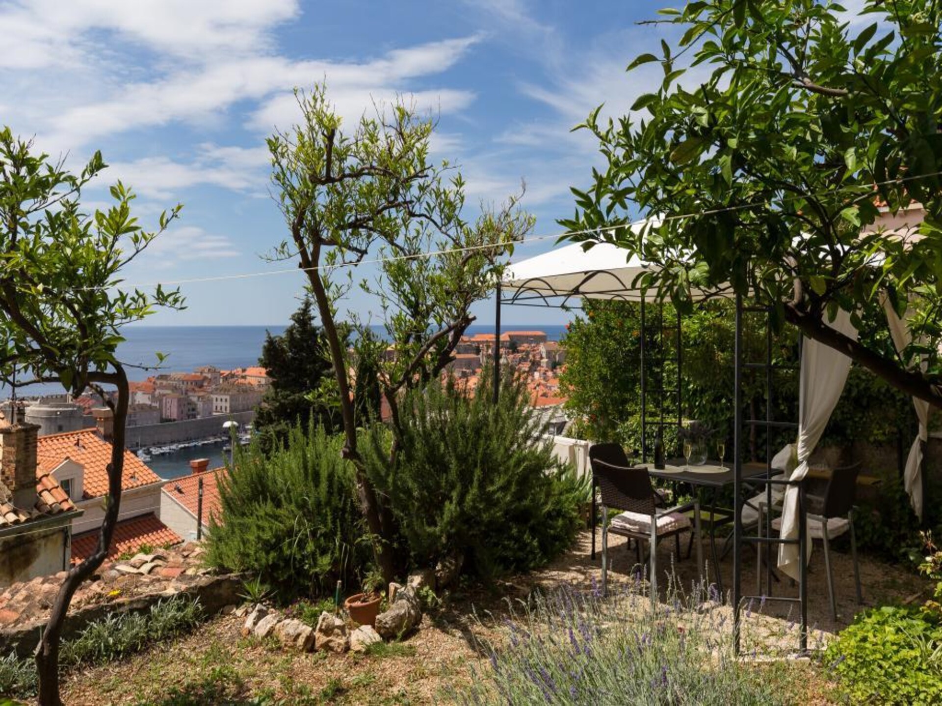 Studio met terras en zeezicht op 300m van oude centrum Dubrovnik - foto 13