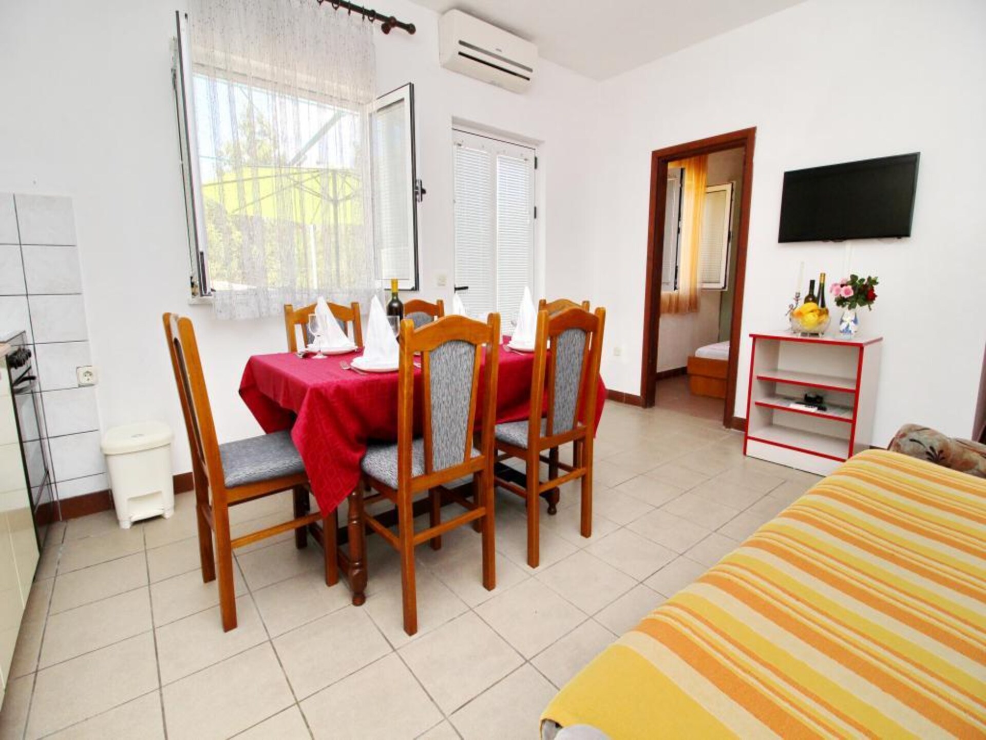 5-persoons appartement aan zee in Drače met terras - foto 1