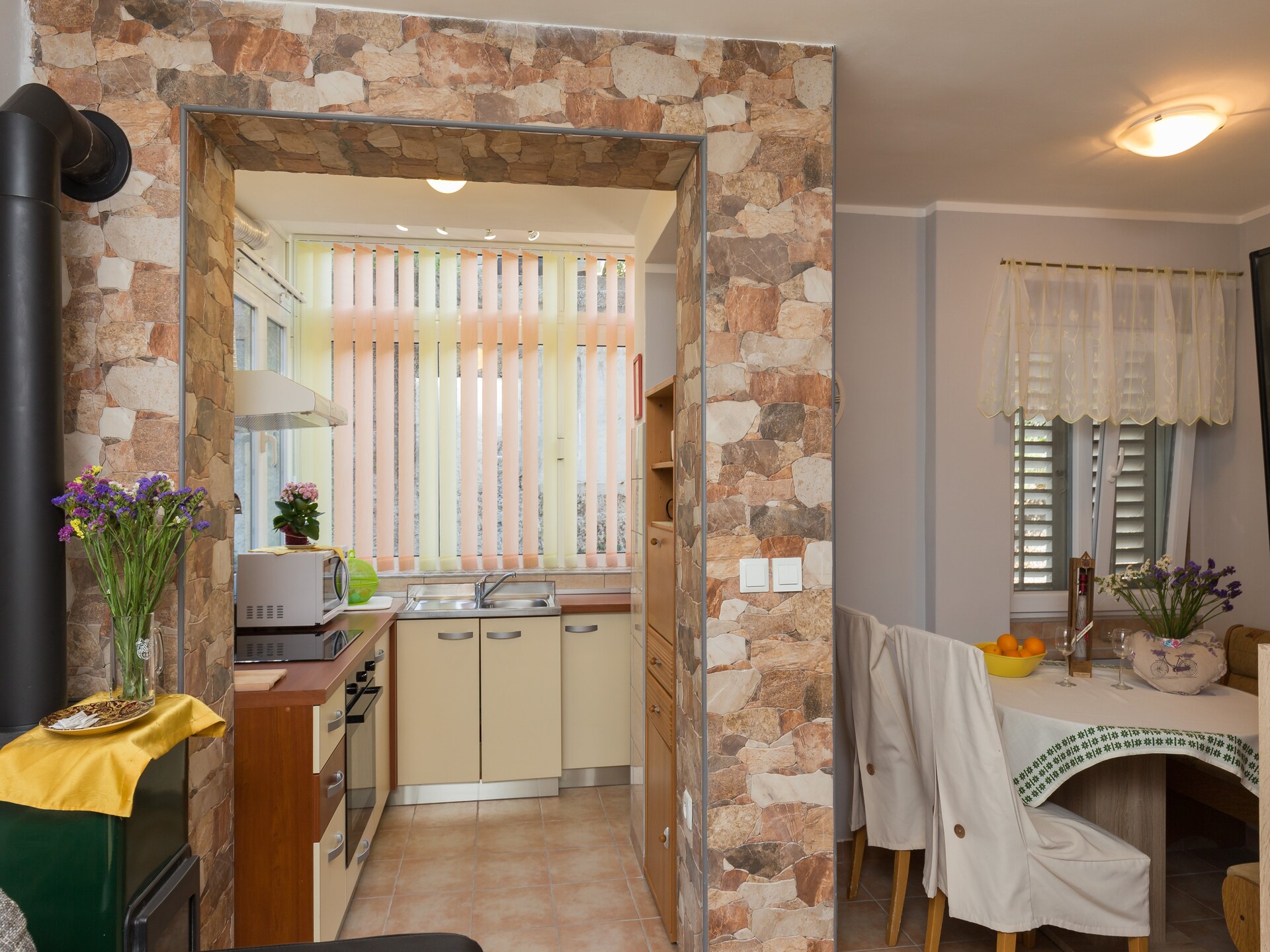 Appartement Lolo in Dubrovnik: 2 slaapkamers met loggia, strand op 200m - foto 18