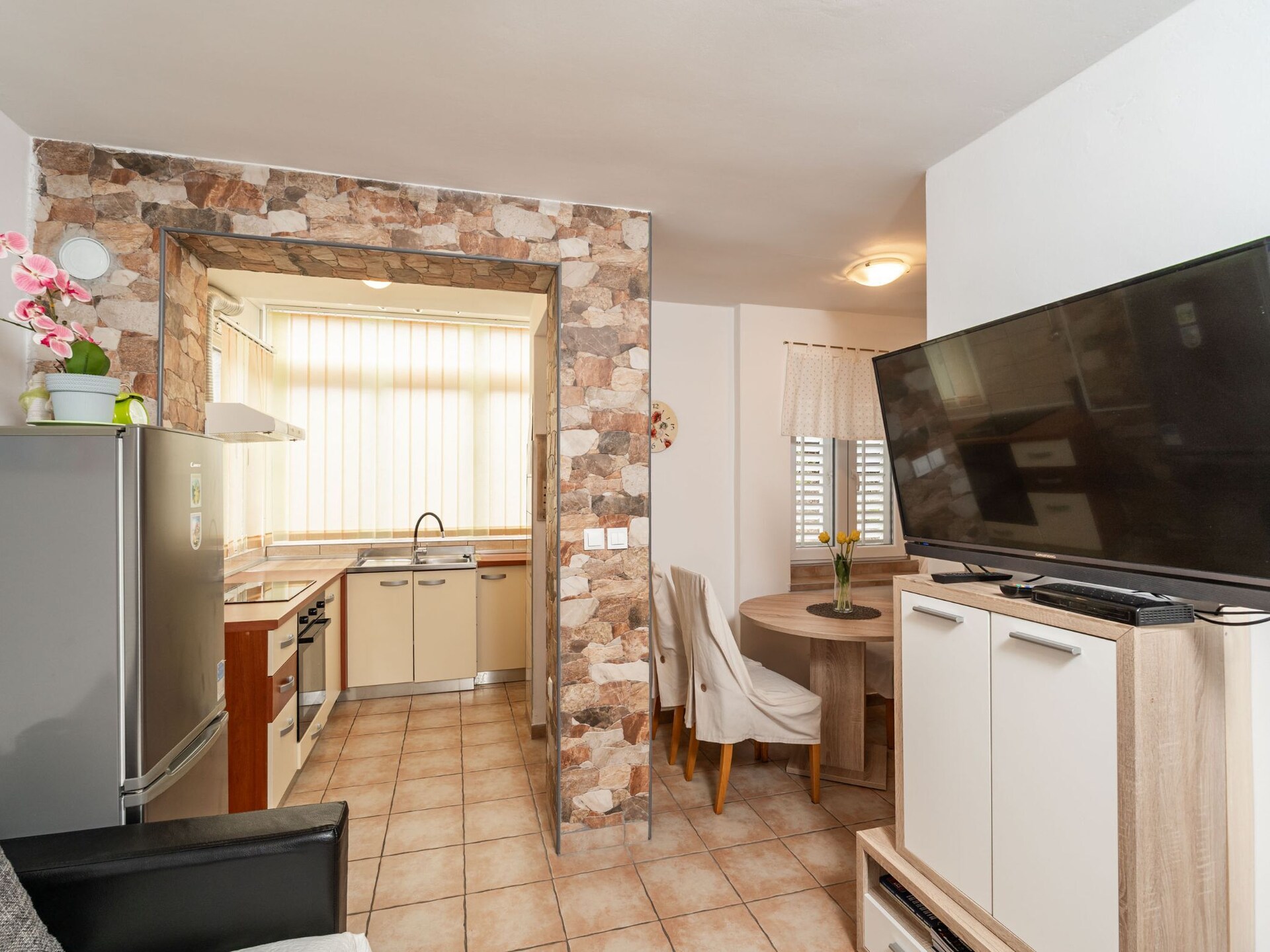 Appartement Lolo in Dubrovnik: 2 slaapkamers met loggia, strand op 200m - foto 17