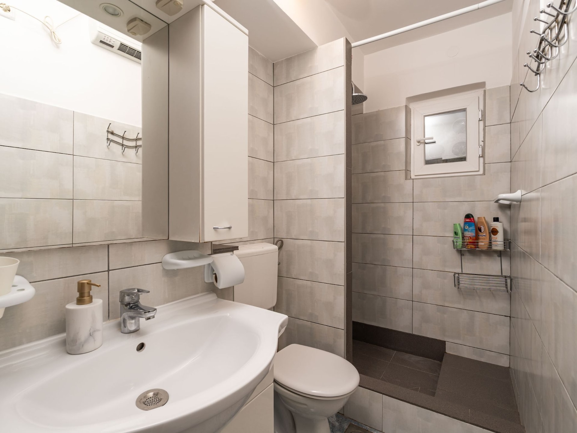 Appartement Lolo in Dubrovnik: 2 slaapkamers met loggia, strand op 200m - foto 37