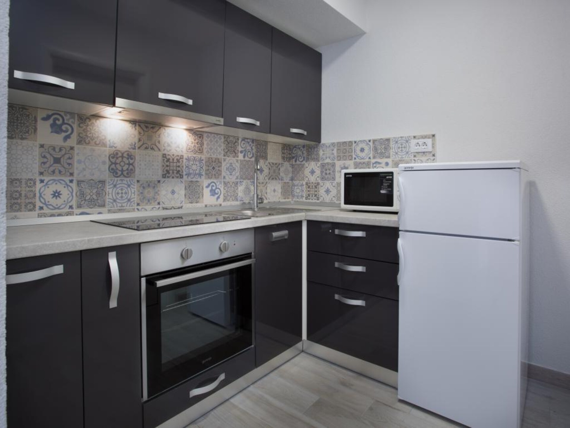 Knus appartement met gedeeld terras, vlakbij strand Bellevue in Dubrovnik - foto 11