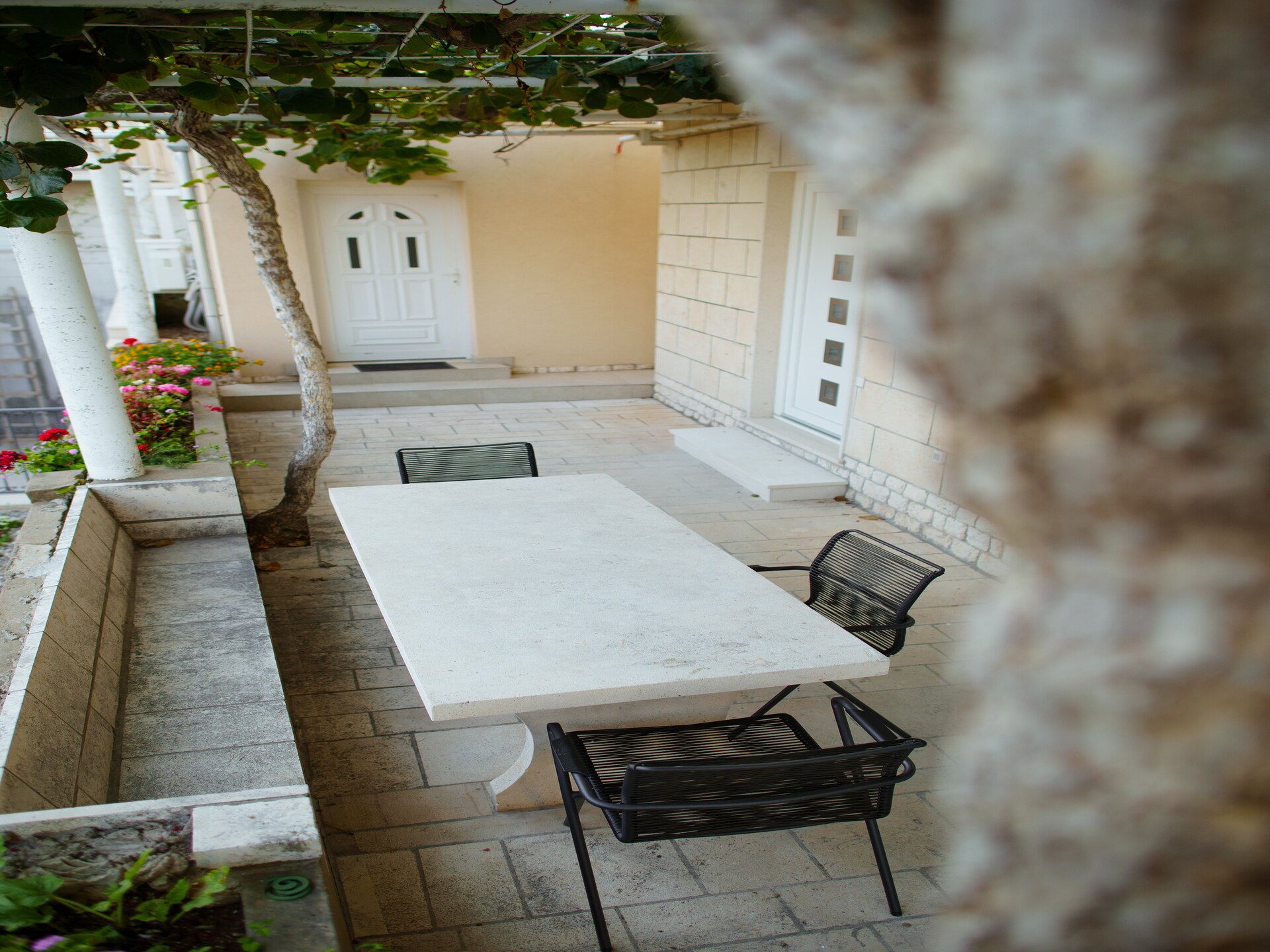 Knus appartement met gedeeld terras, vlakbij strand Bellevue in Dubrovnik - foto 29