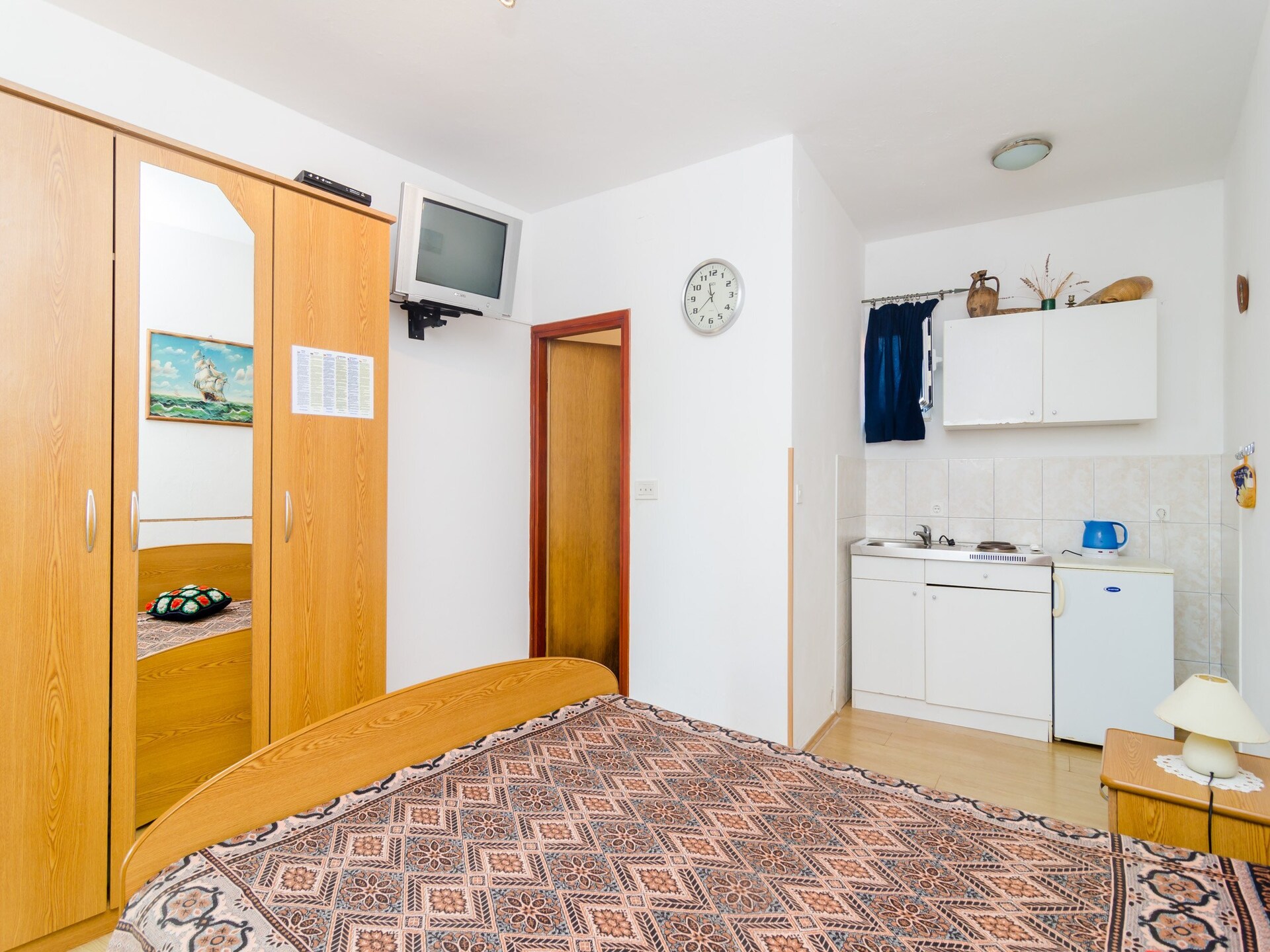 Rustgevend studio-appartement met terras in Molunat - foto 3