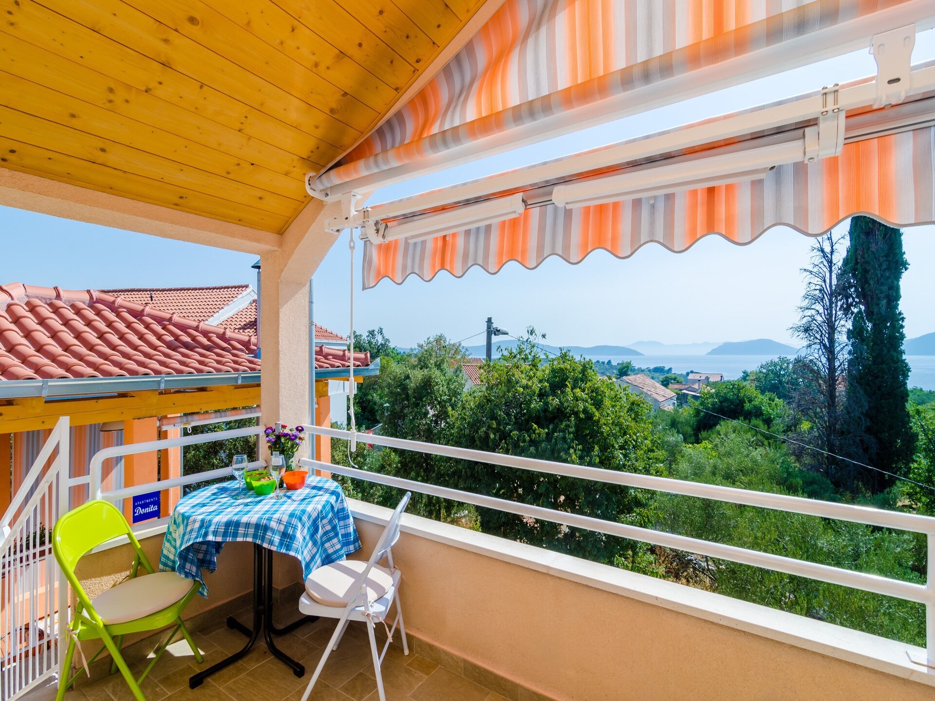 Ruim 5-persoons appartement met balkon en zeezicht in Banići bij Slano - foto 12