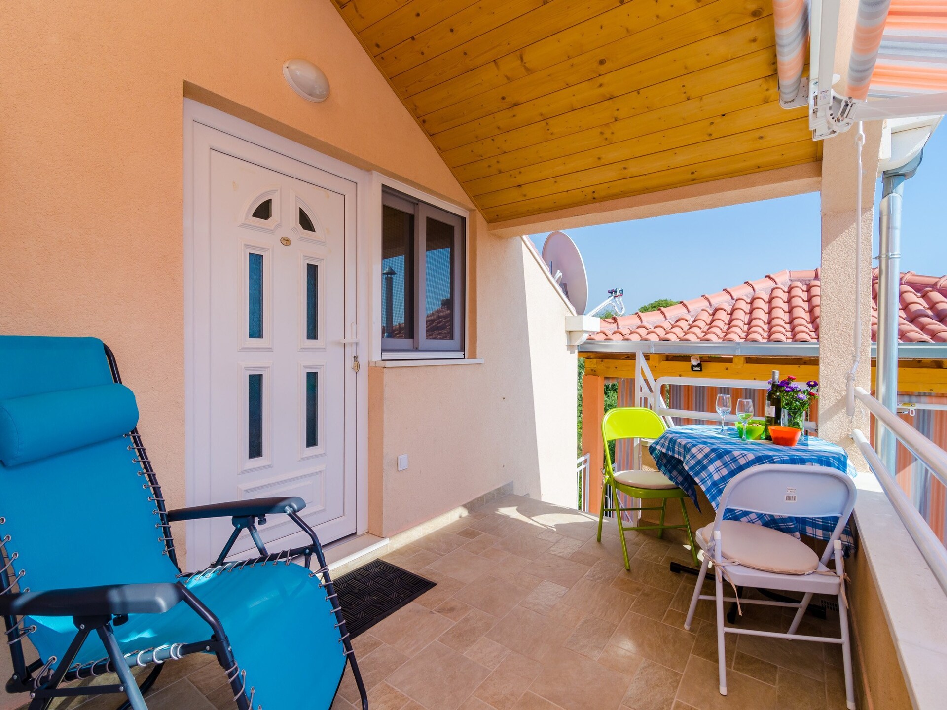 Ruim 5-persoons appartement met balkon en zeezicht in Banići bij Slano - foto 17