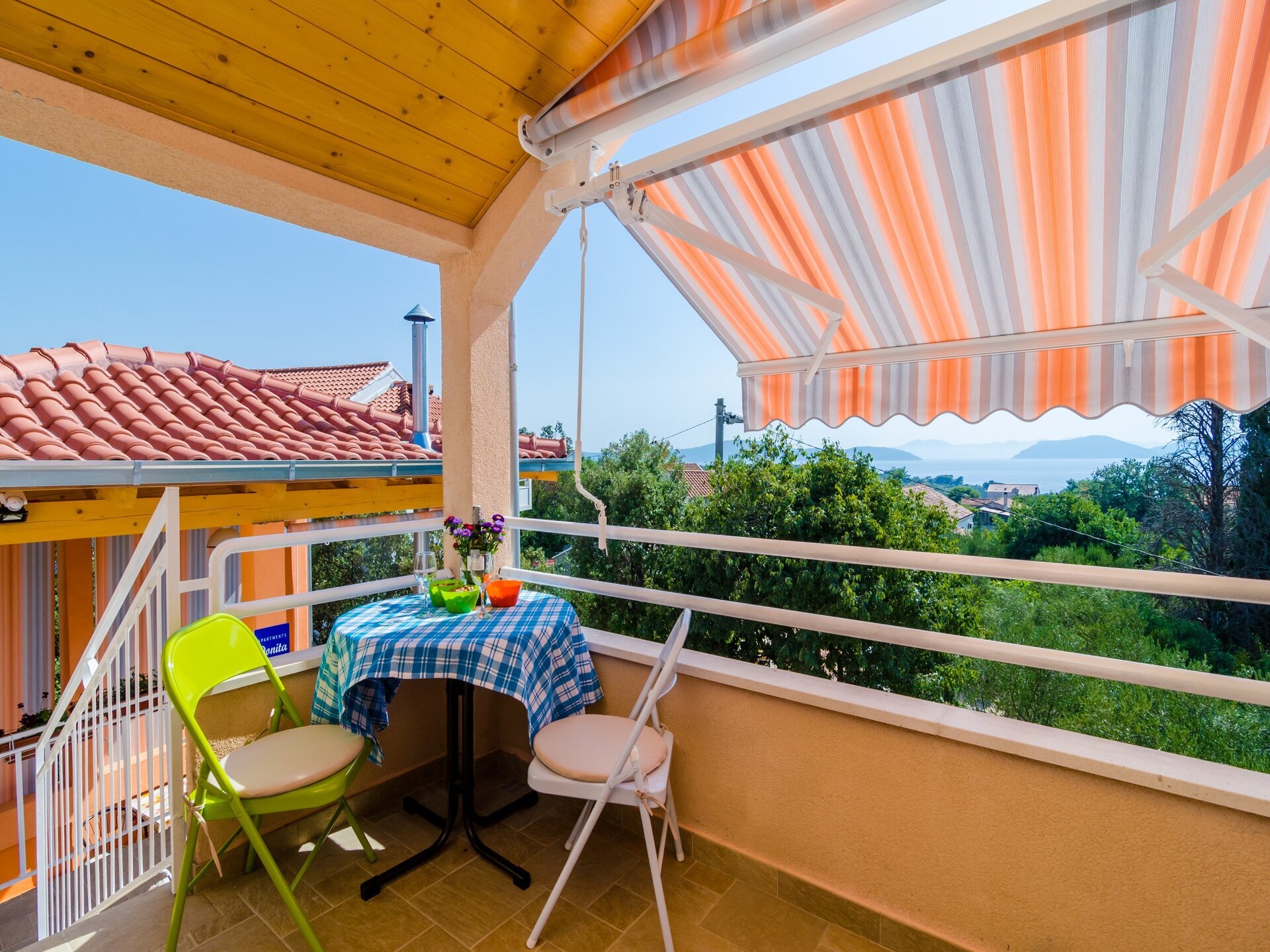 Ruim 5-persoons appartement met balkon en zeezicht in Banići bij Slano - foto 24