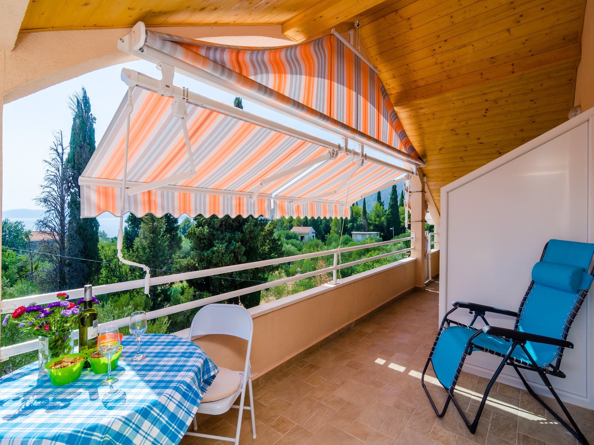 Ruim 5-persoons appartement met balkon en zeezicht in Banići bij Slano - foto 25