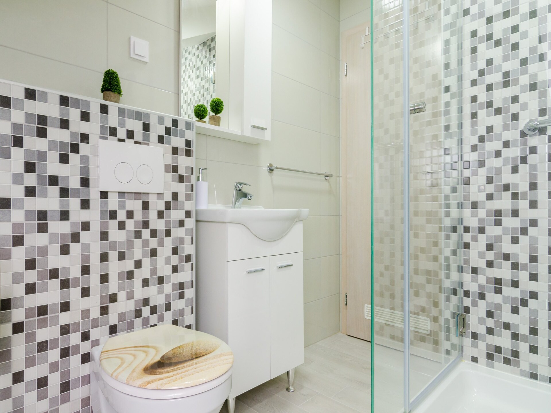 Comfortabel 2-slaapkamerappartement met balkon en zeezicht in Banići - foto 11