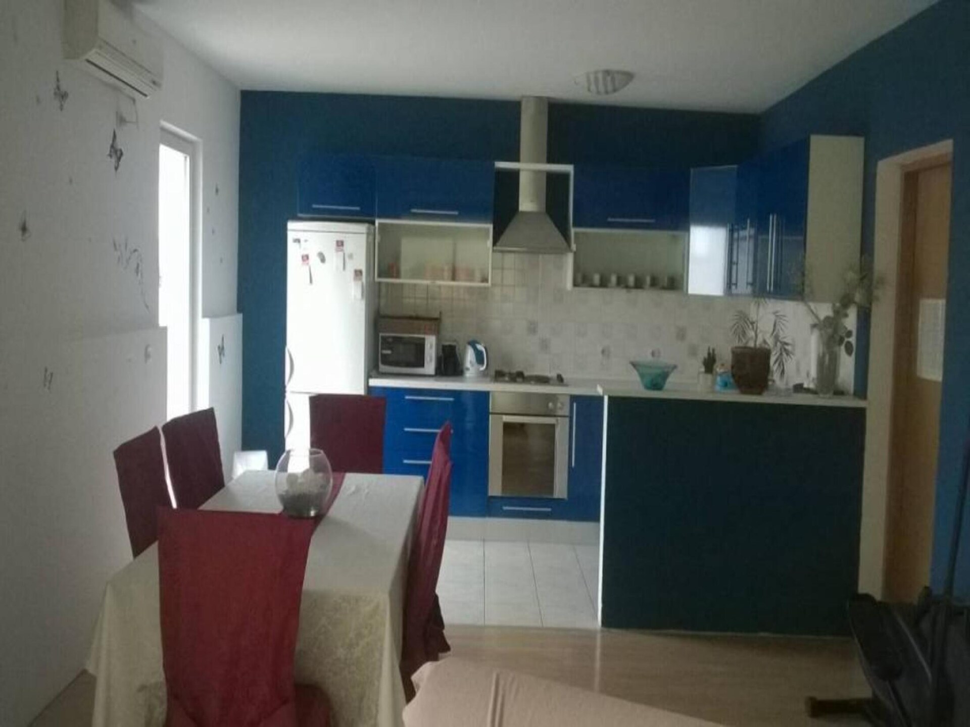 Appartement Roksy: ruim 2-kamerappartement met terras en zeezicht in Supetar - foto 5