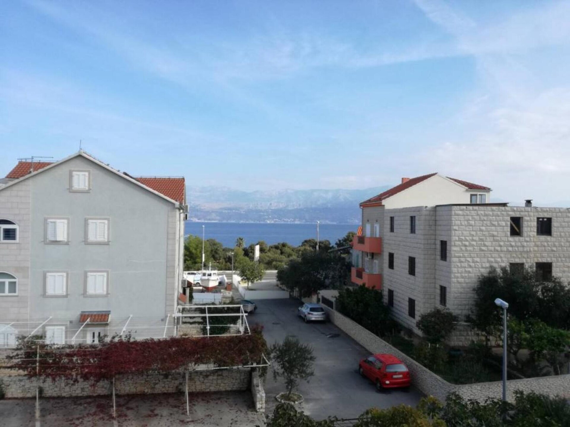 Appartement Roksy: ruim 2-kamerappartement met terras en zeezicht in Supetar - foto 17