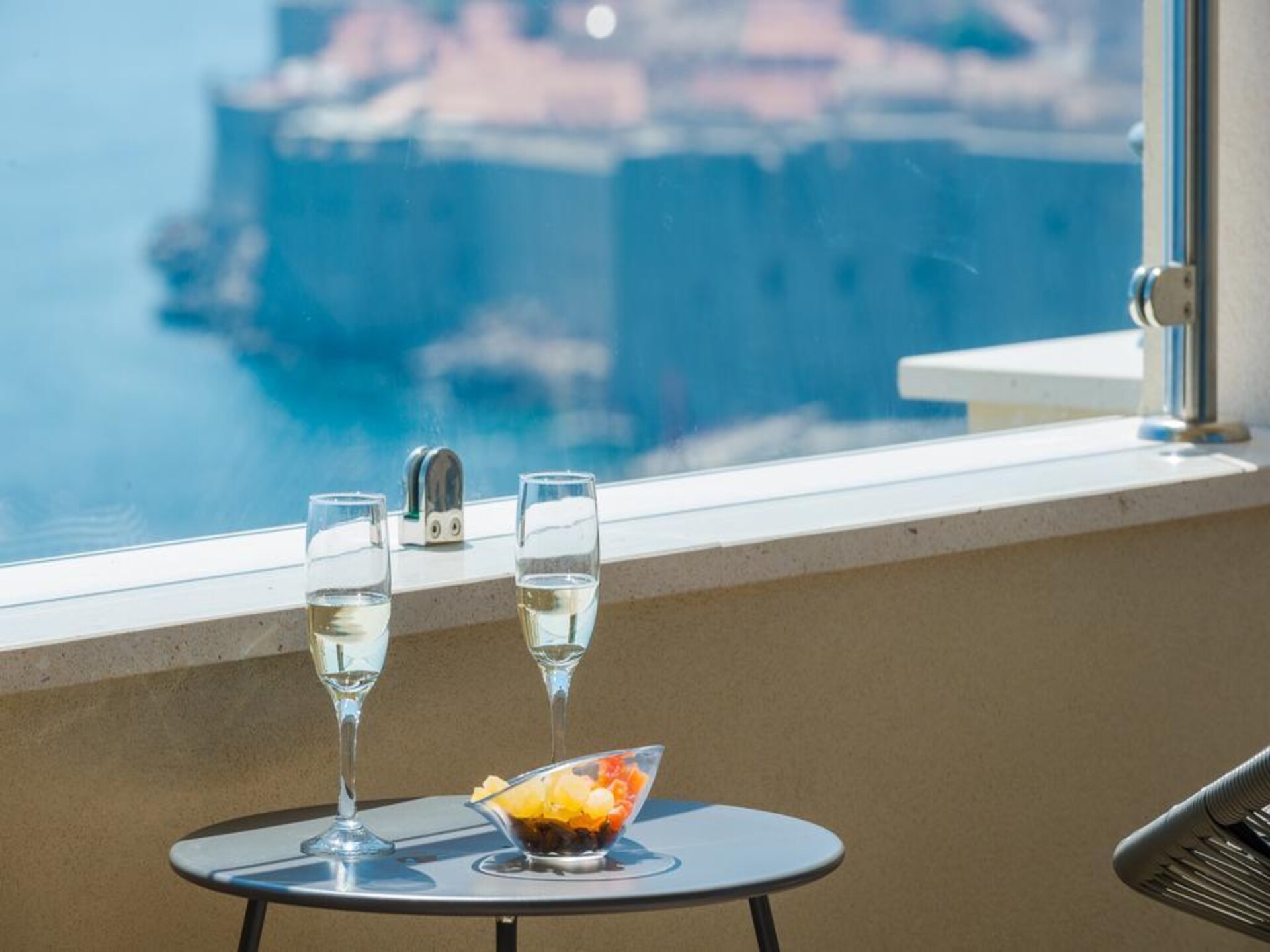 Appartement met balkon en zeezicht nabij het strand van Dubrovnik - foto 1