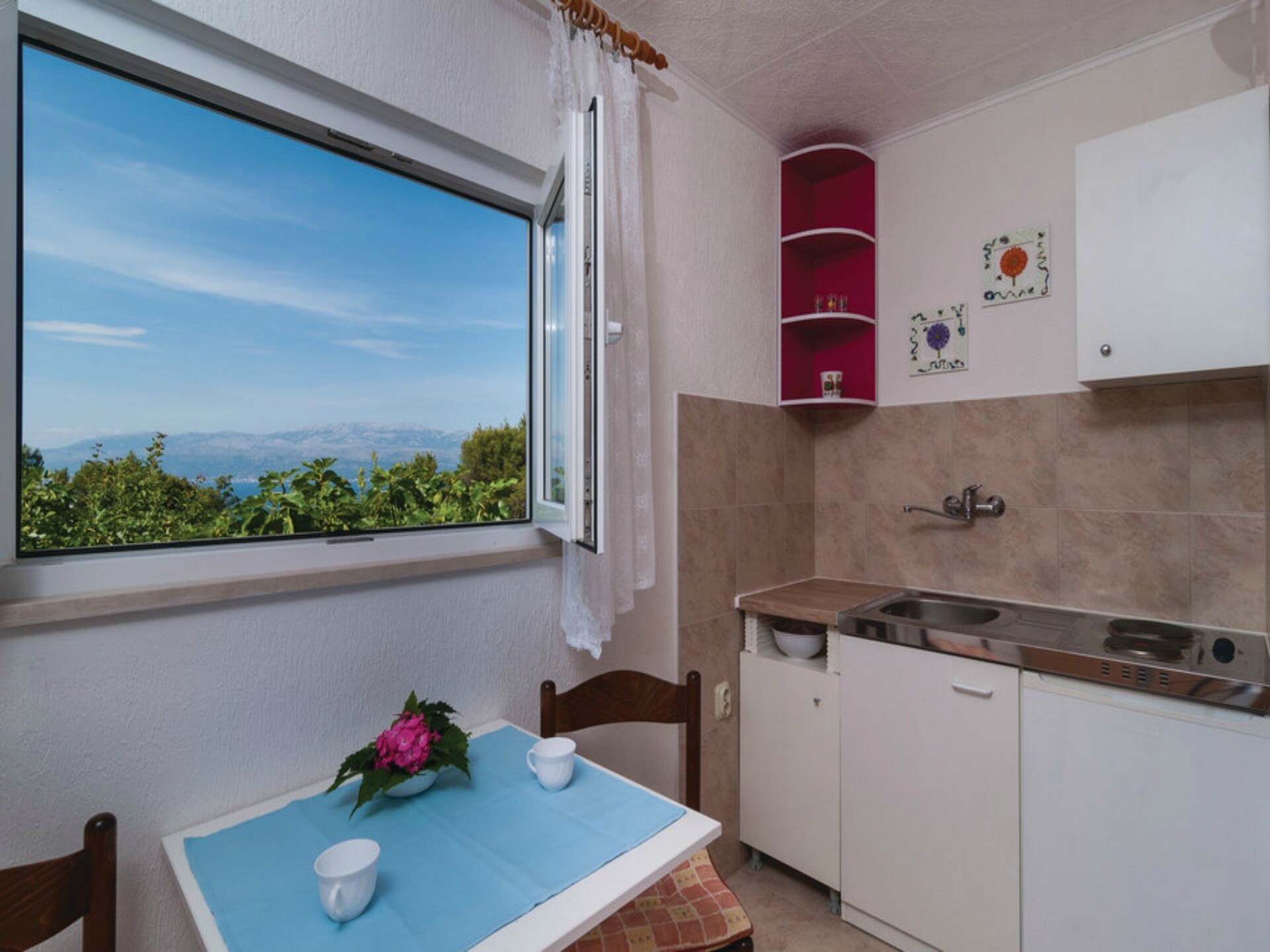 Vakantiehuis Blossom met privézwembad en jacuzzi nabij zee in Supetar - foto 6