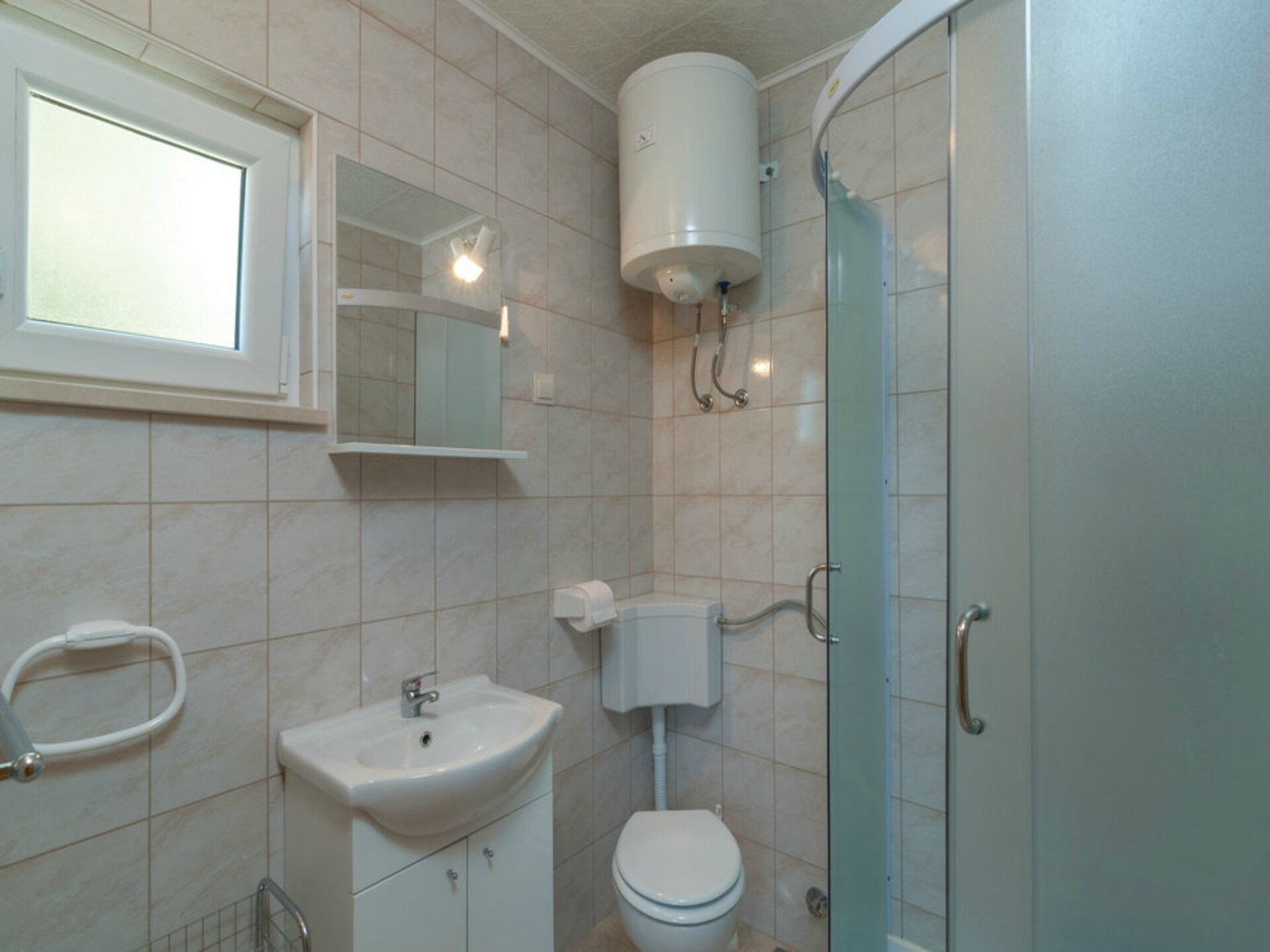 Vakantiehuis Blossom met privézwembad en jacuzzi nabij zee in Supetar - foto 15