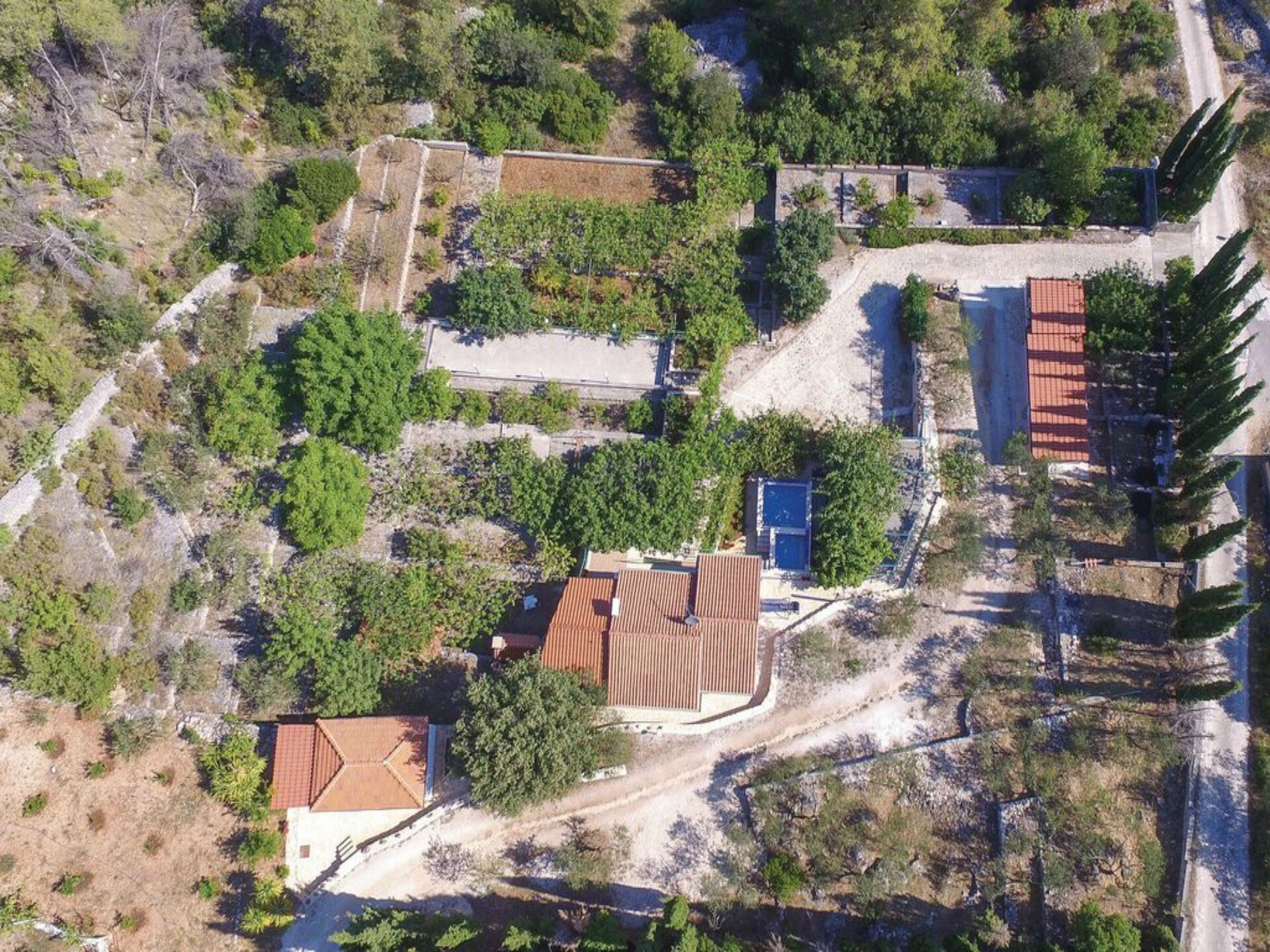 Vakantiehuis Blossom met privézwembad en jacuzzi nabij zee in Supetar - foto 31