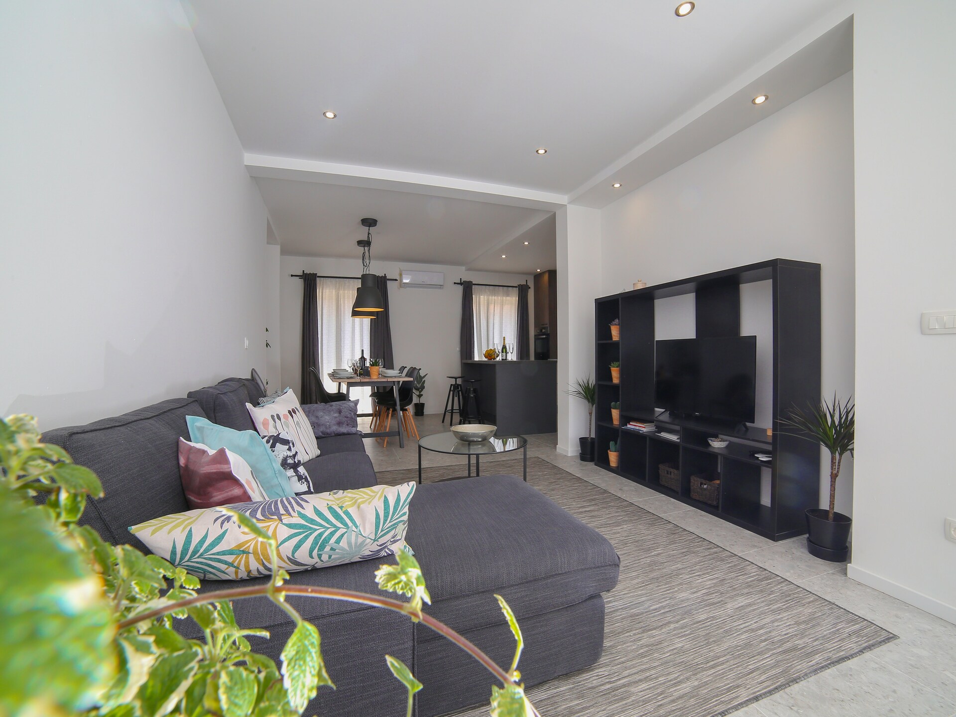 Ruim appartement met 3 slaapkamers, balkons en zeezicht in Supetar - foto 3