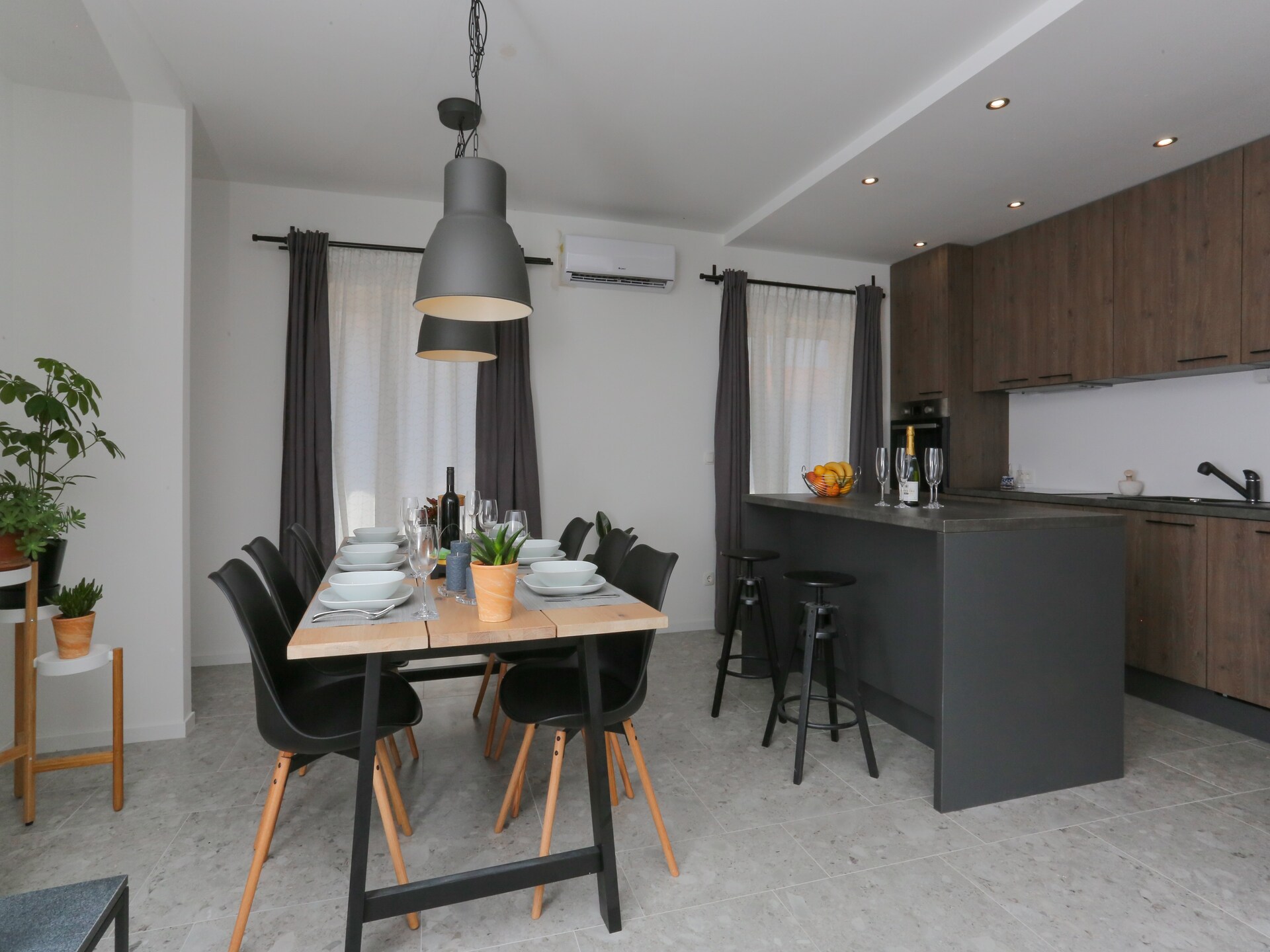 Ruim appartement met 3 slaapkamers, balkons en zeezicht in Supetar - foto 8