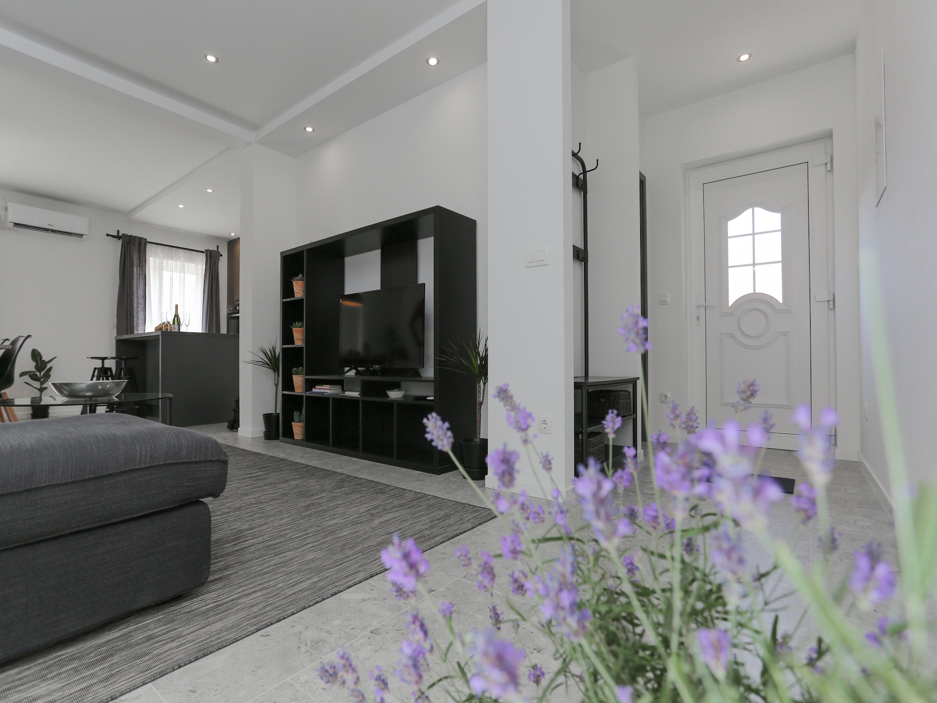 Ruim appartement met 3 slaapkamers, balkons en zeezicht in Supetar - foto 6