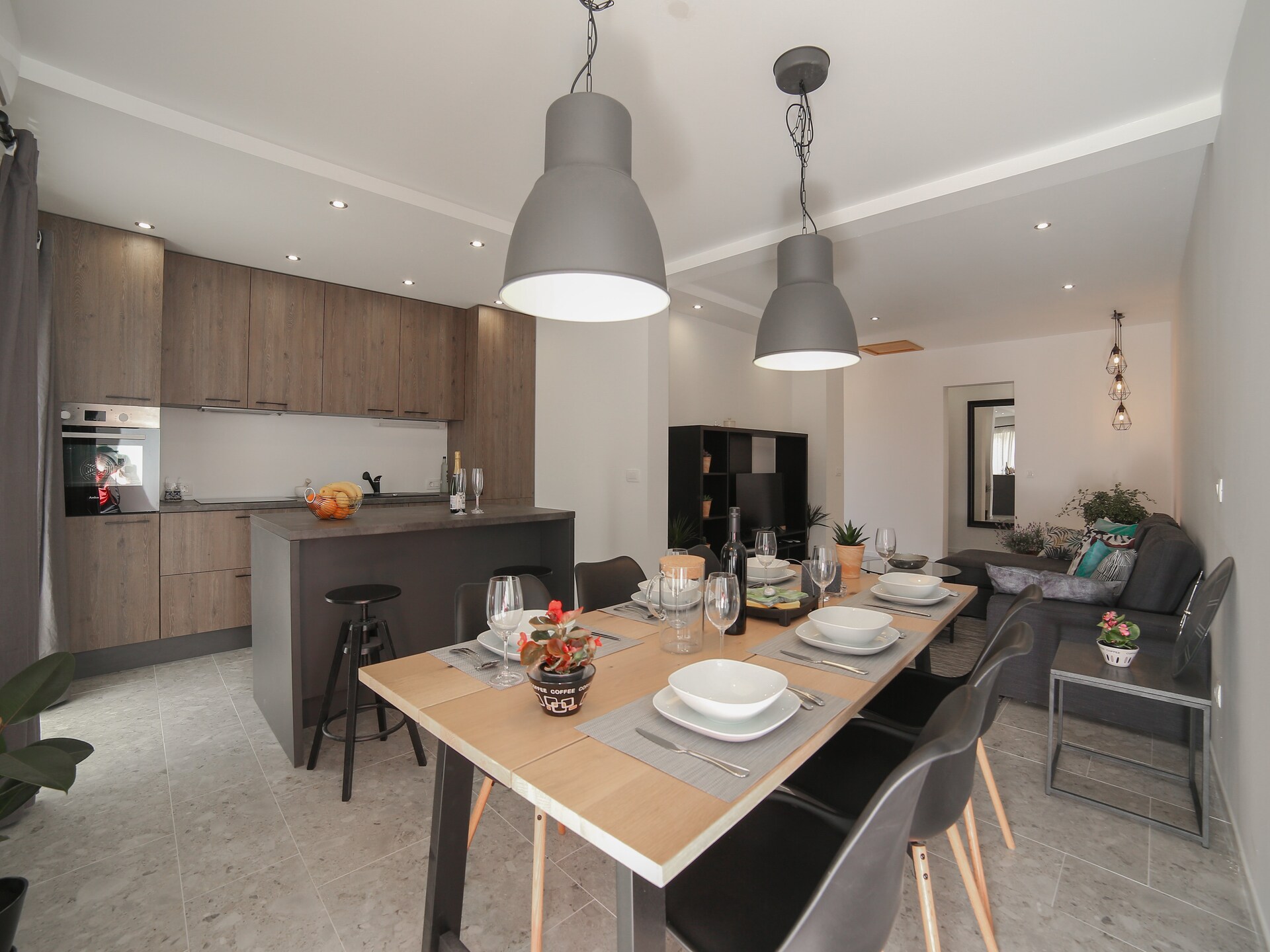 Ruim appartement met 3 slaapkamers, balkons en zeezicht in Supetar - foto 1