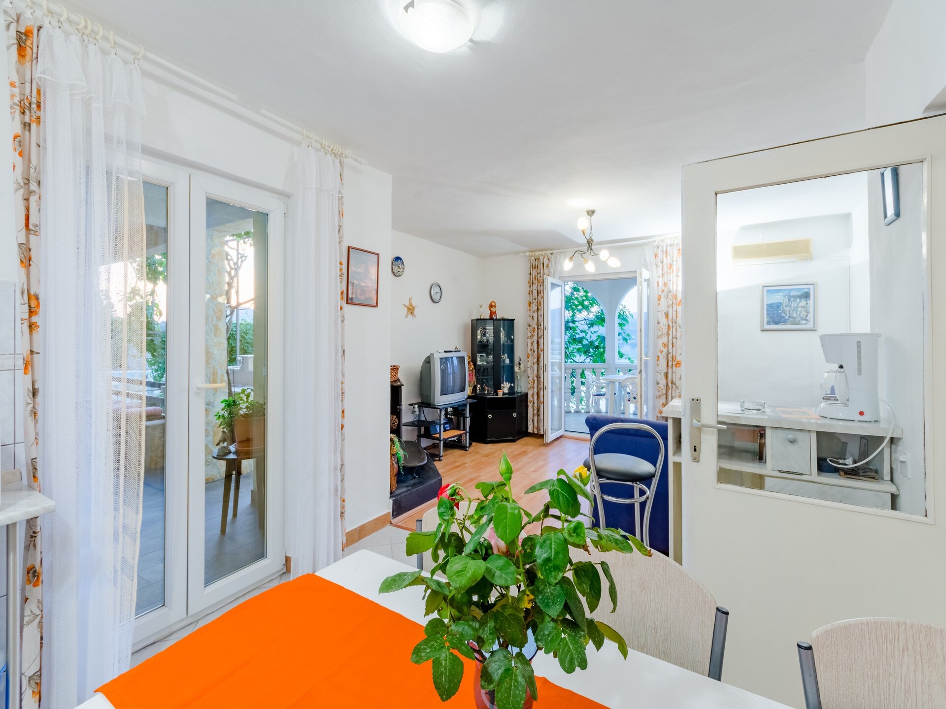 8-persoons appartement in Mastrinka met privézwembad - foto 15