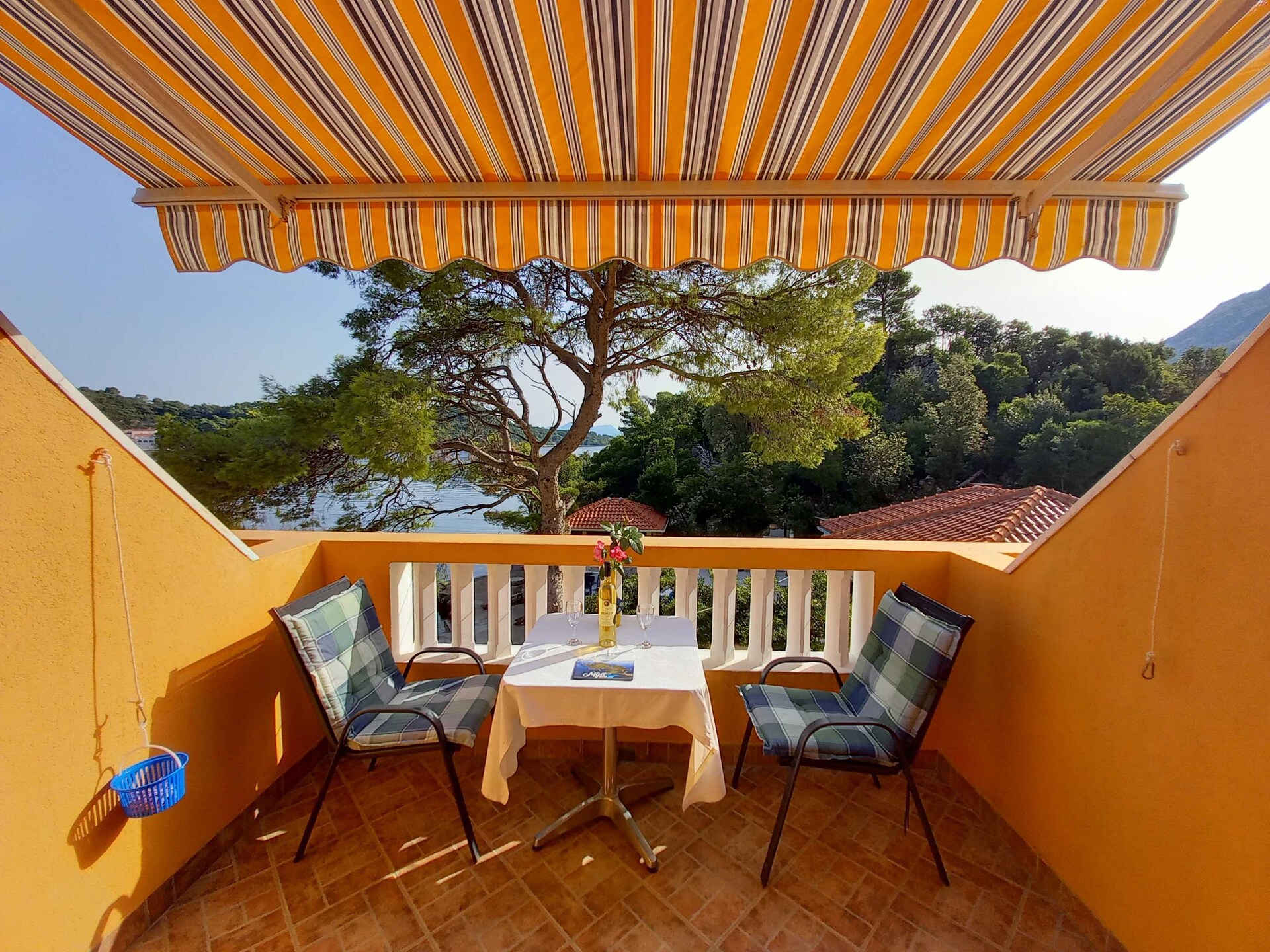 Romantisch appartement aan zee op Mljet met terras en zeezicht - foto 1