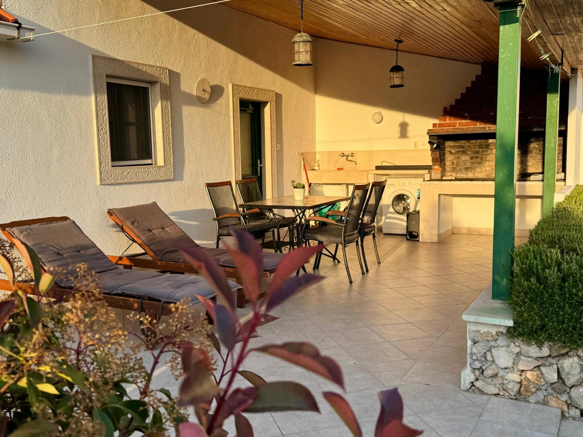 Knus vakantiehuis met terras en zeezicht op 400m van strand in Bol - foto 18