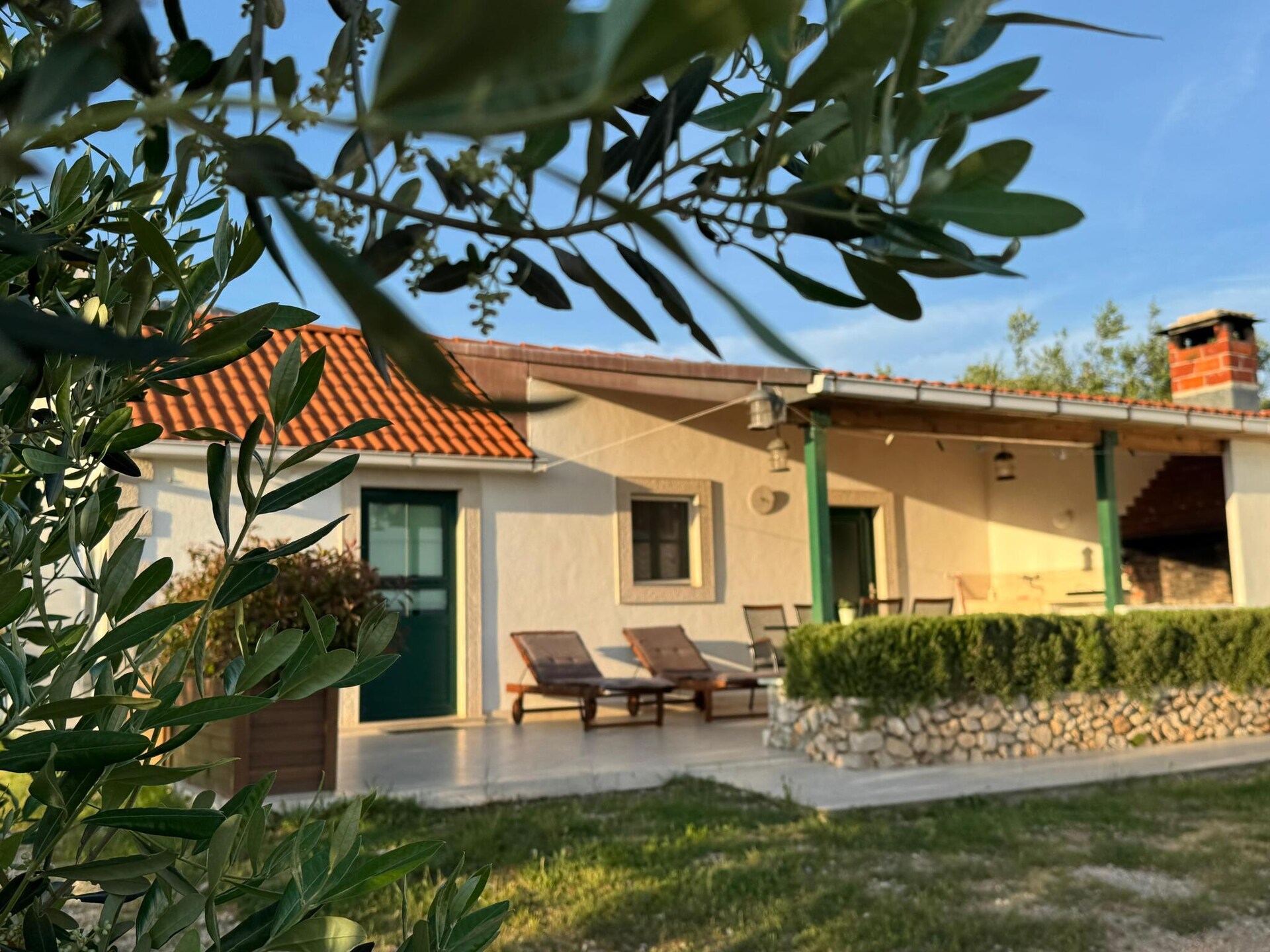 Knus vakantiehuis met terras en zeezicht op 400m van strand in Bol - foto 24