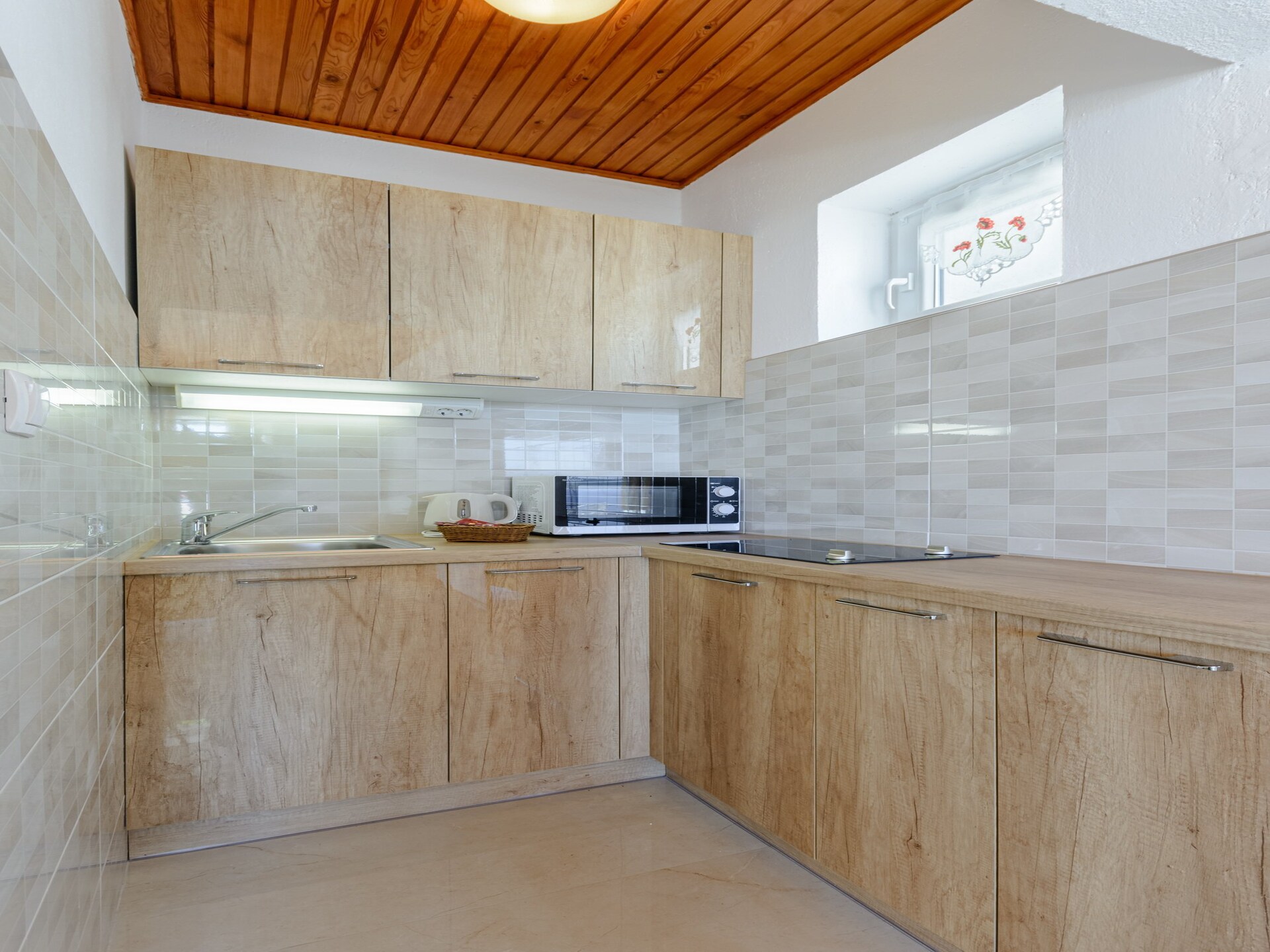 2-persoons appartement aan het strand in Brela met zeezicht - foto 2